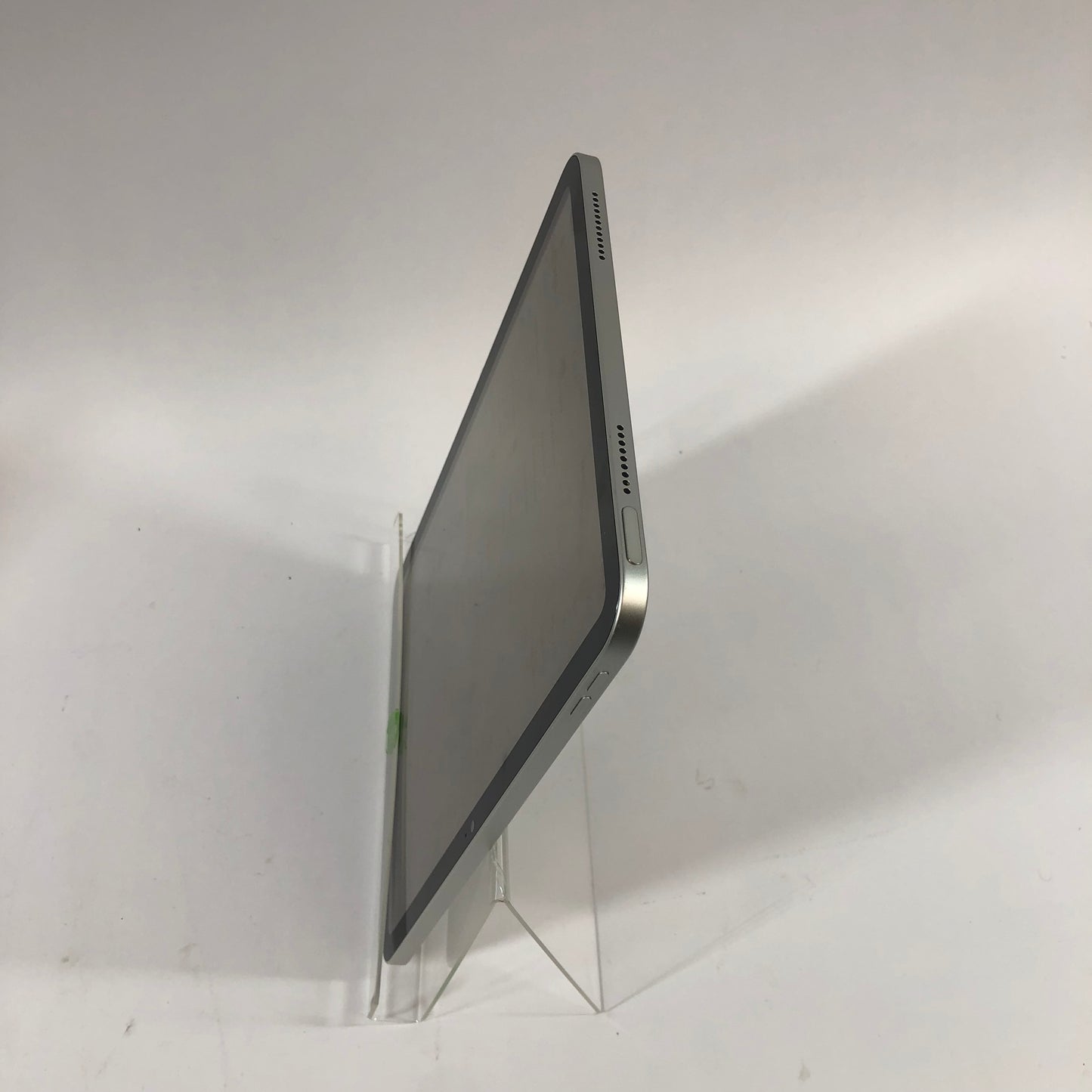 WiFi Only Apple iPad 11" (A16) 128GB 18.5 Silver MD3Y4LL/A