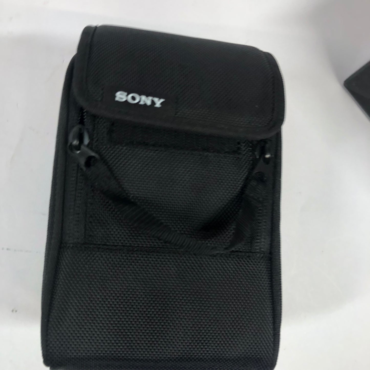 Sony Alpha G Master FE 85mm f/1.4 GM E-Mount 35mm Full Frame SEL85F14GM