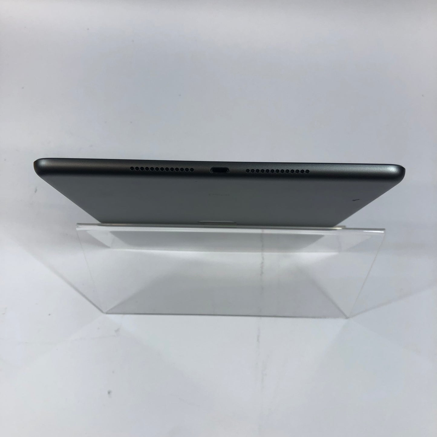 WiFi Only Apple iPad 9th Gen 64GB 17.4.1 Space Gray MK2K3LL/A