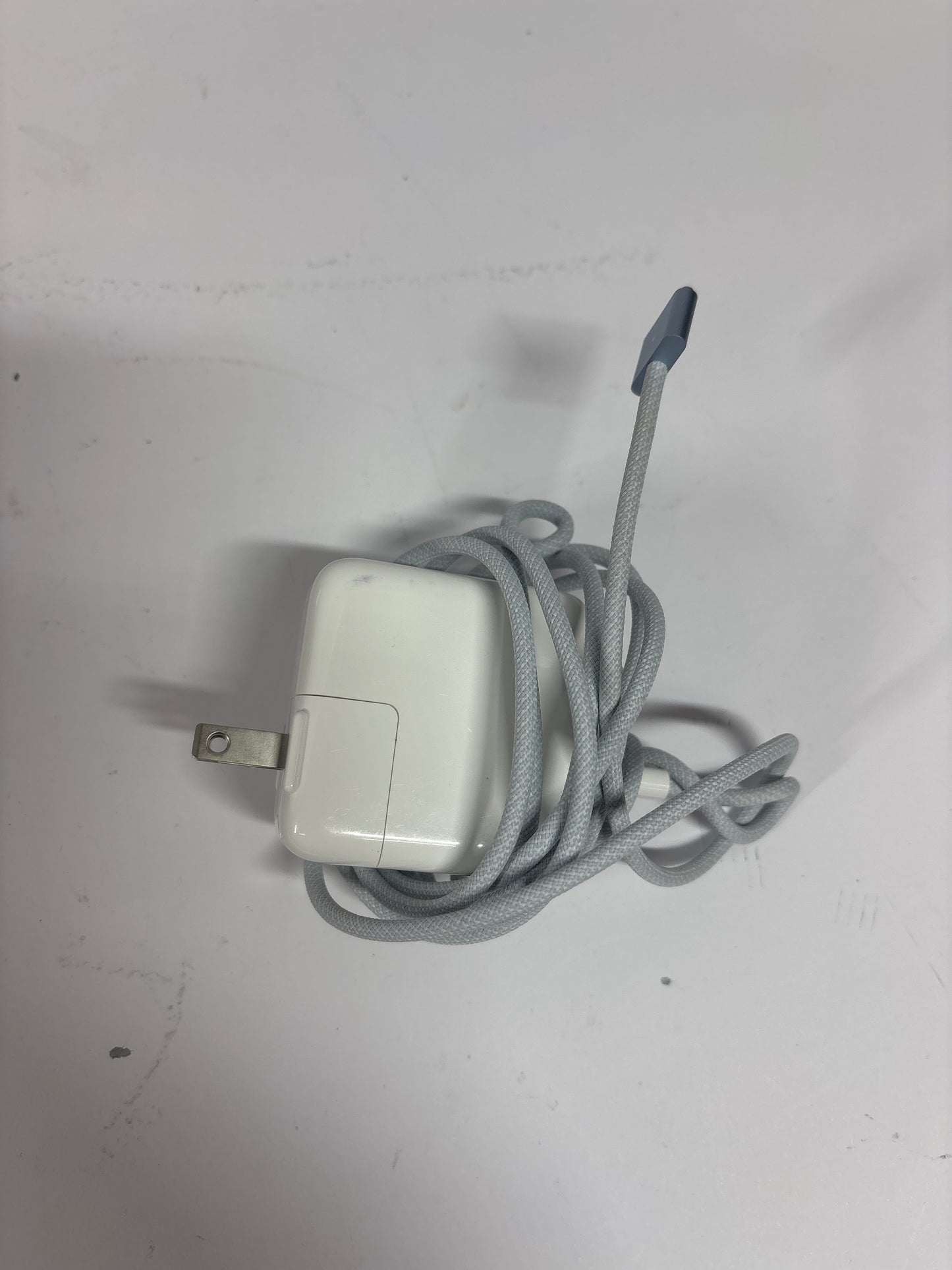 2025 Apple MacBook Air 13.6" M4 8 Core 4.5GHz 16GB RAM 256GB SSD MC6T4LL/A