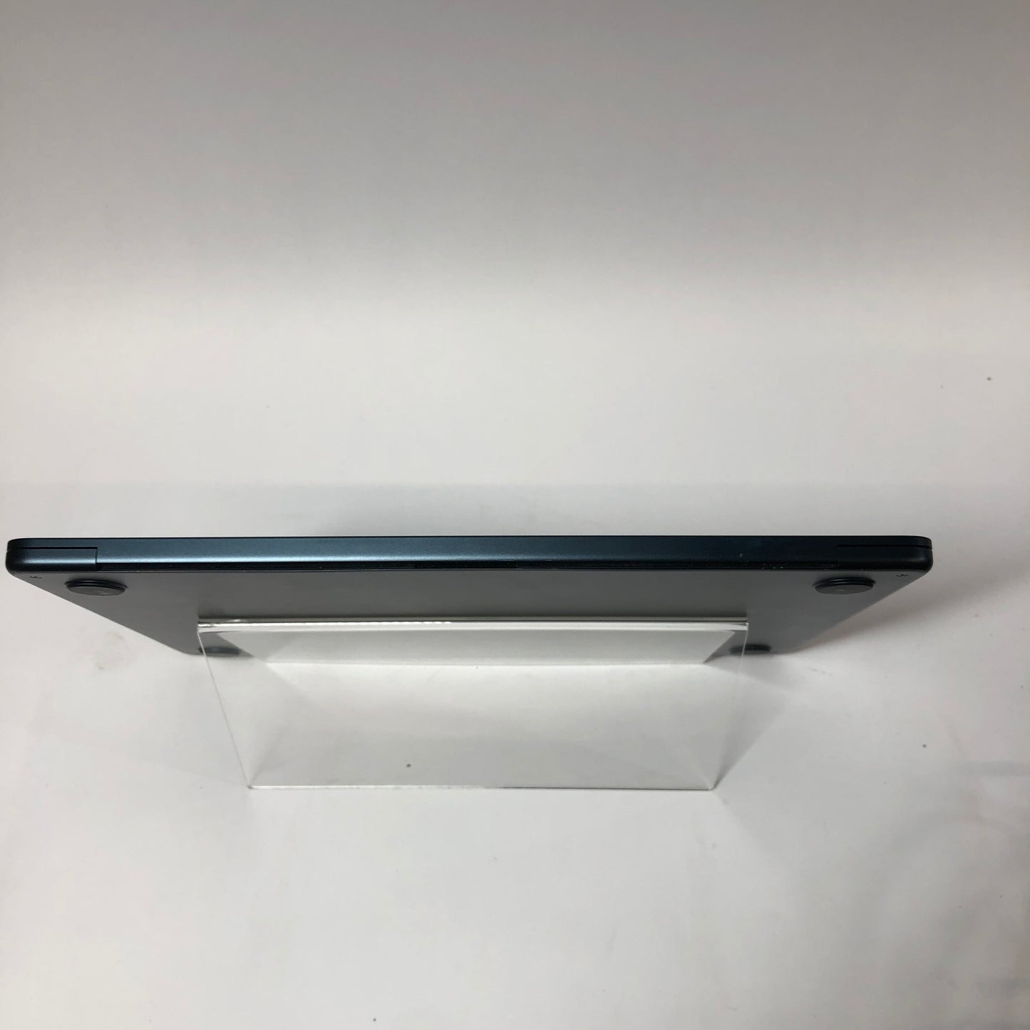 2022 Apple MacBook Air 13.6" M2 8C GPU 3.5GHz 8GB RAM 256GB SSD MLY33LL/A