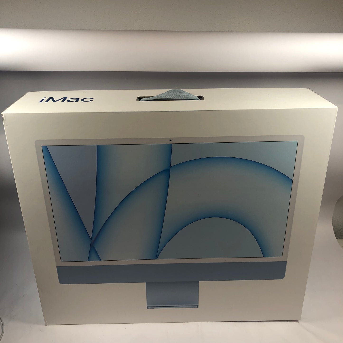 2021 Apple iMac 24" M1 8GB RAM 256GB SSD Blue + Magic Keyboard + Magic Mouse