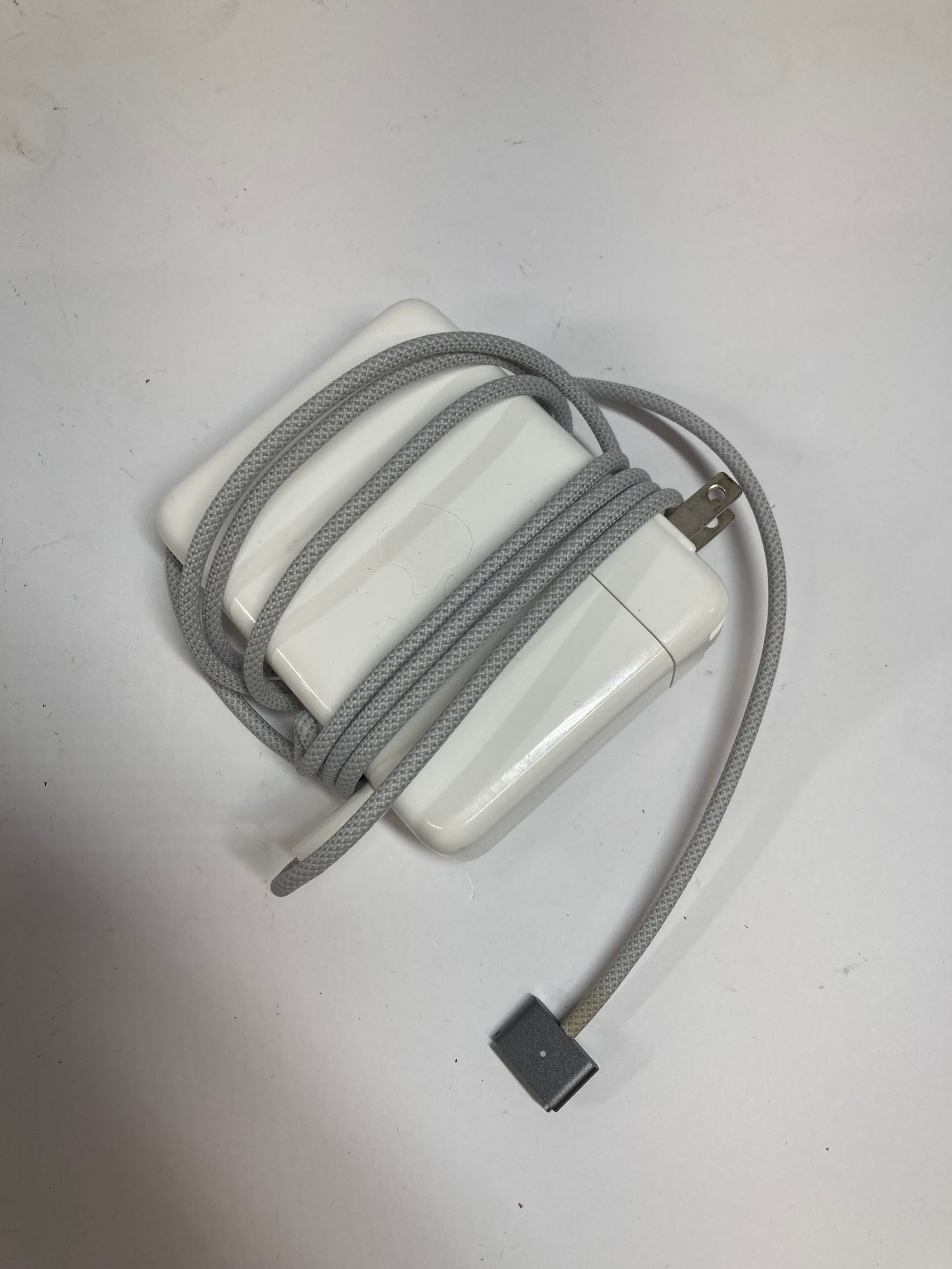 2023 Apple MacBook Pro 16" M2 Max 38C GPU 3.5GHz 32GB RAM 1TB SSD MNWA3LL/A