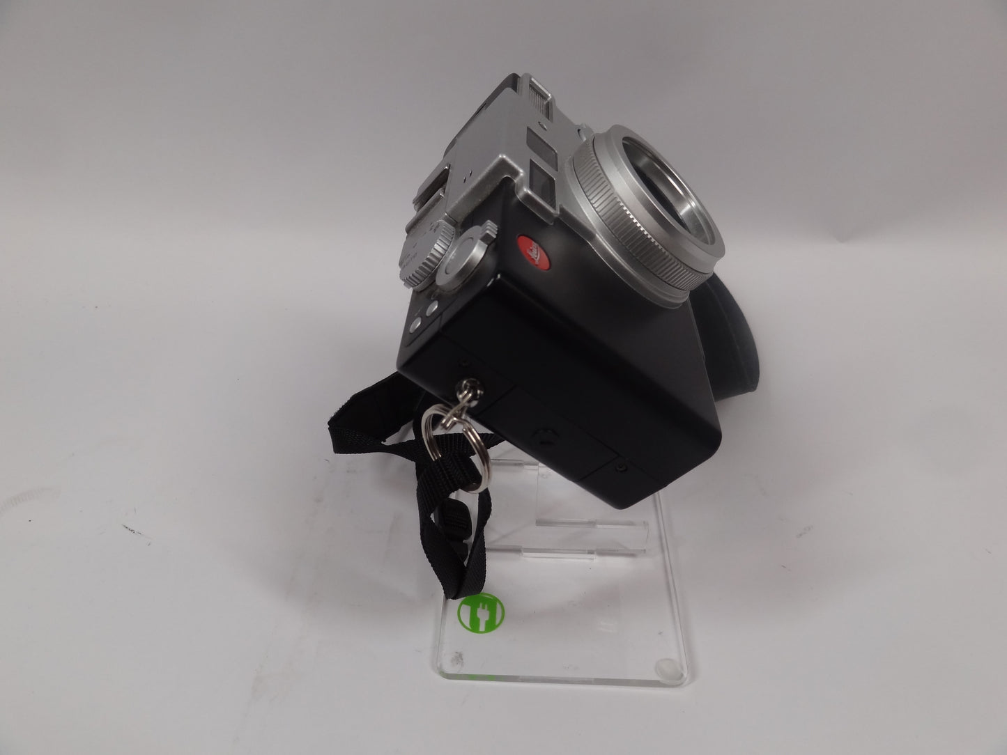 Leica Digilux 1 18210 4MP Digital Camera