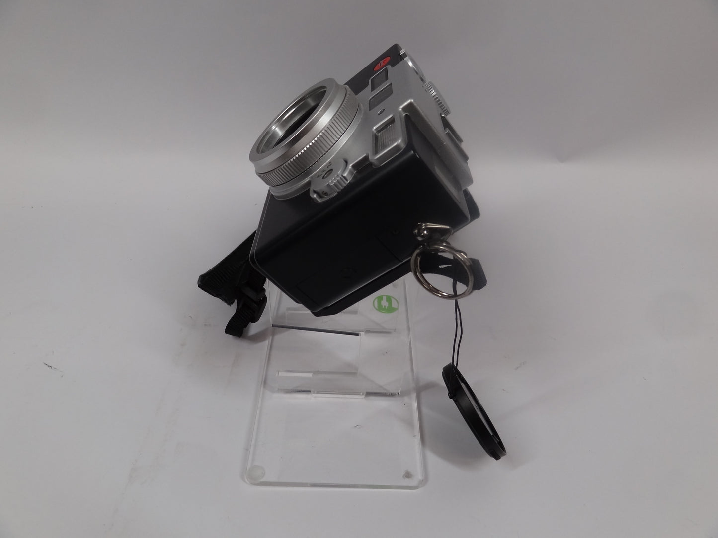 Leica Digilux 1 18210 4MP Digital Camera