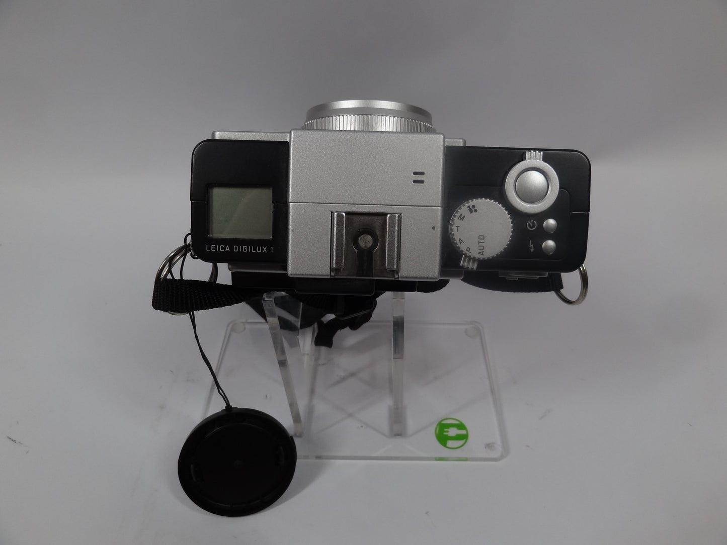 Leica Digilux 1 18210 4MP Digital Camera