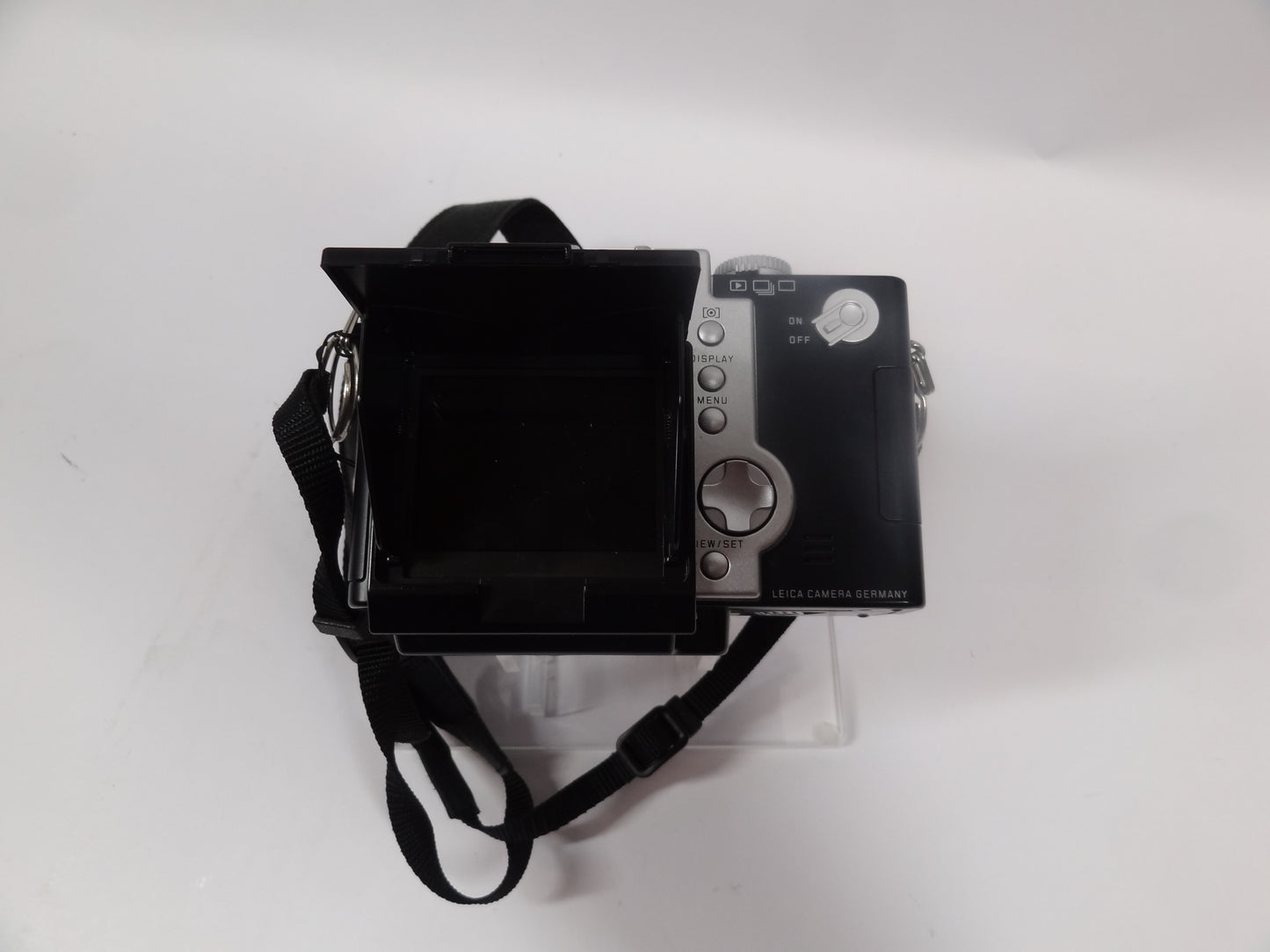Leica Digilux 1 18210 4MP Digital Camera