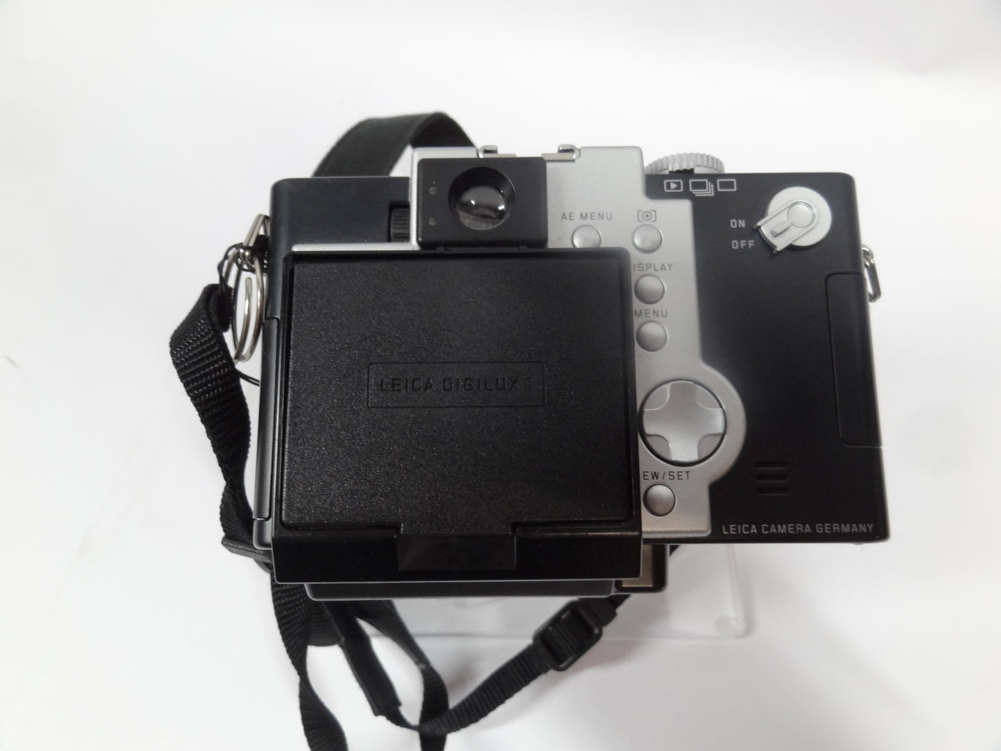 Leica Digilux 1 18210 4MP Digital Camera