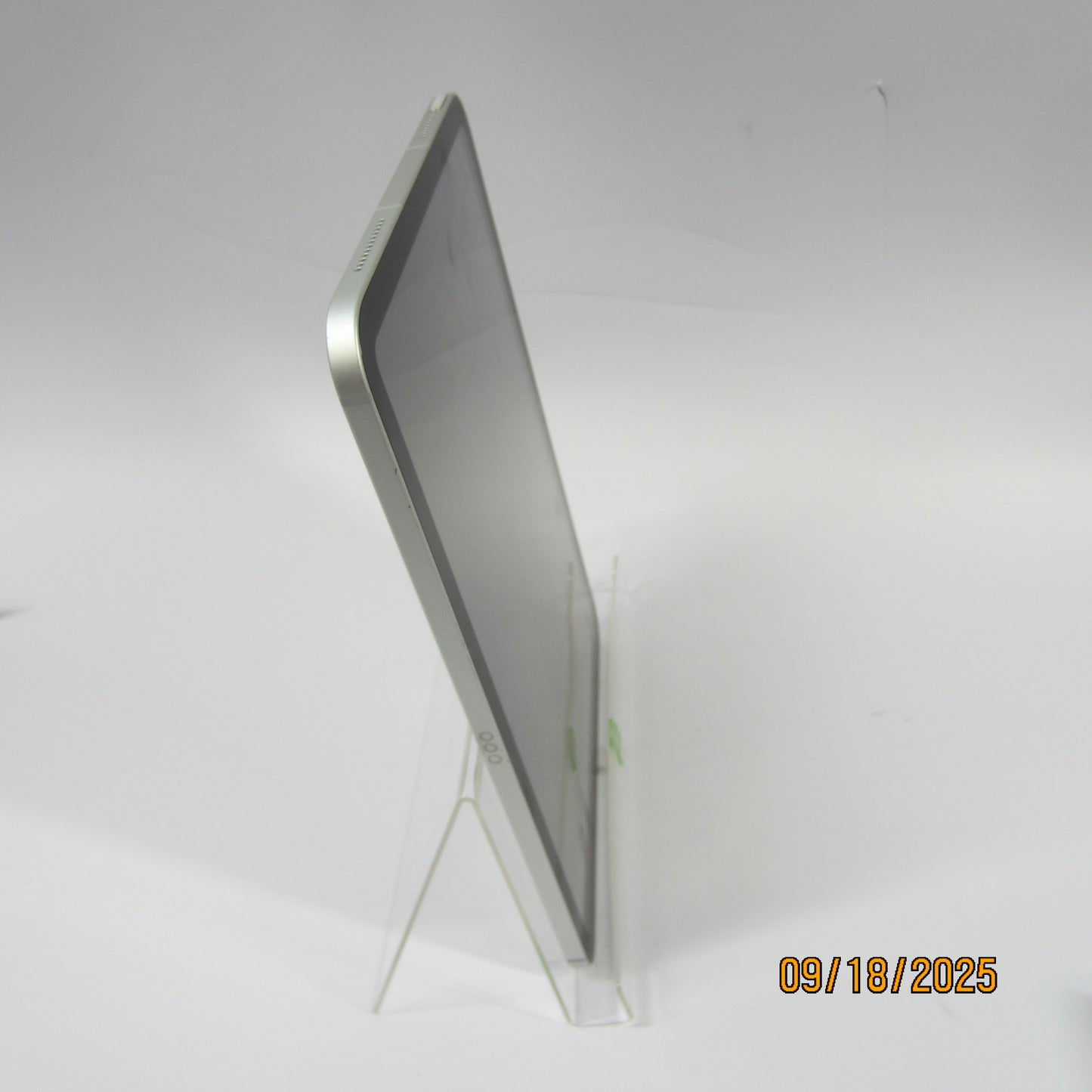 WiFi Only Apple iPad 11" (A16) 256GB Silver MD7K4LL/A