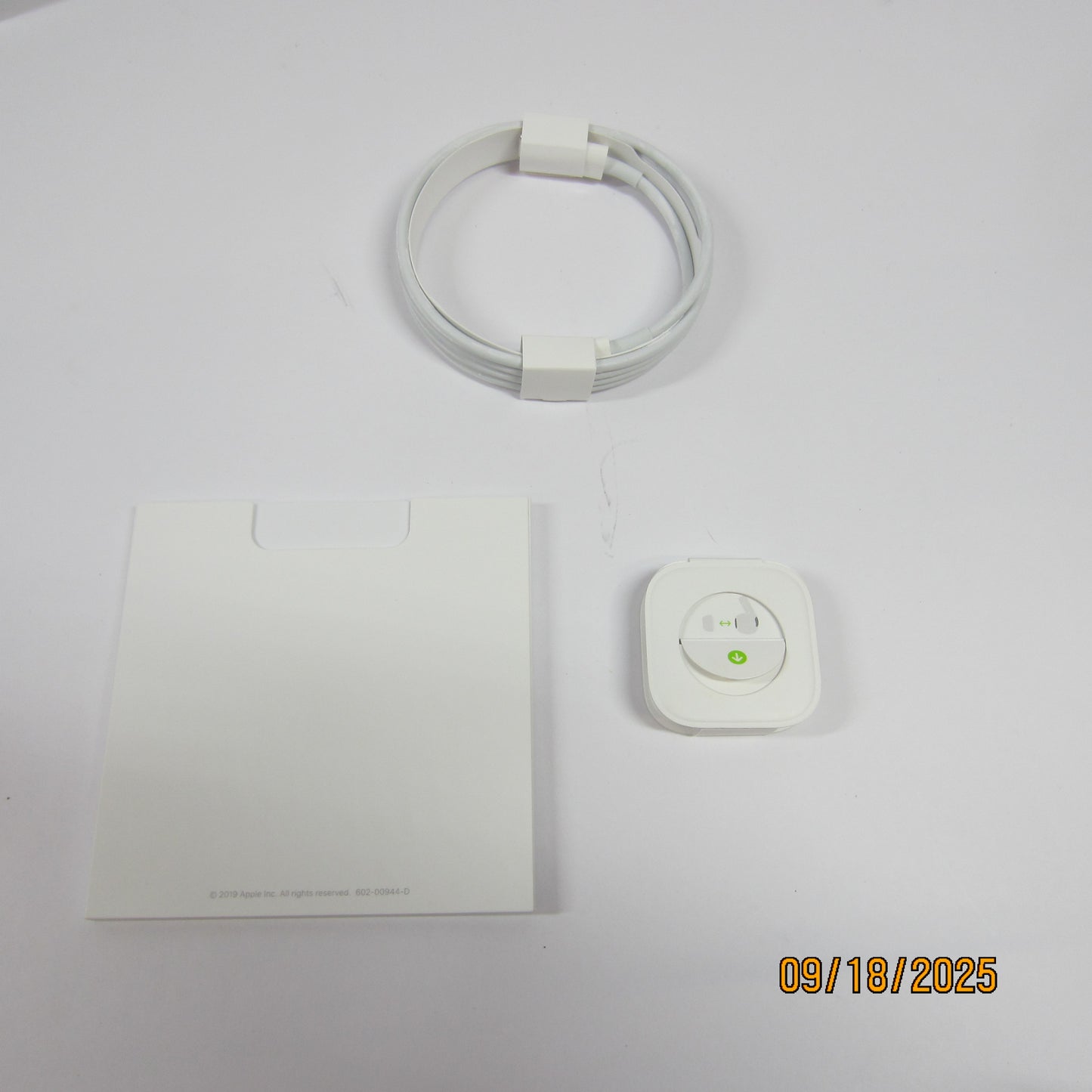 Apple AirPods Pro 1st Gen with Charging Case A2083 A2084 A2190 MWP22AM/A