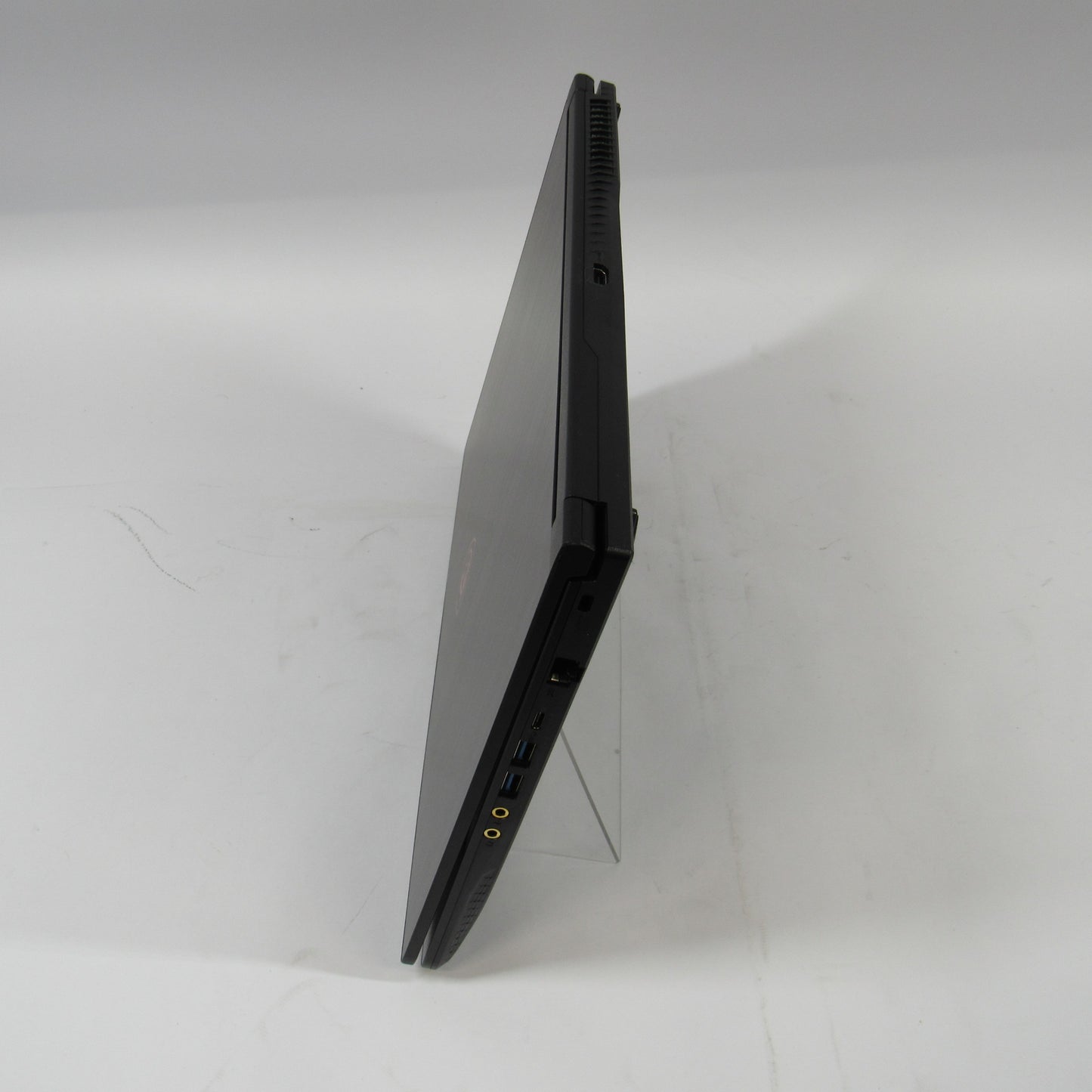 MSI Thin GF 63 12UCX-888US i5-12450H 24GB 128GB GeForce RTX 2050