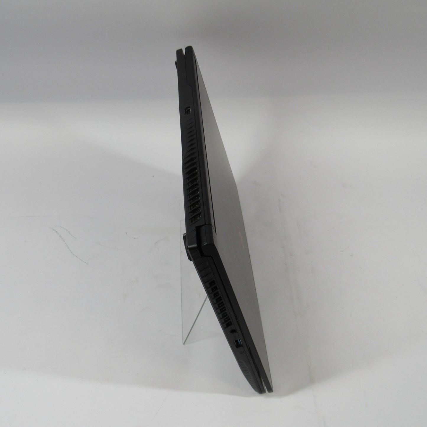 MSI Thin GF 63 12UCX-888US i5-12450H 24GB 128GB GeForce RTX 2050