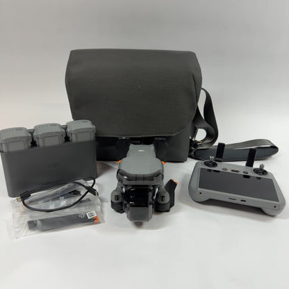DJI Air 3 4K Quadcopter Camera Drone EB3WBC Fly More Combo