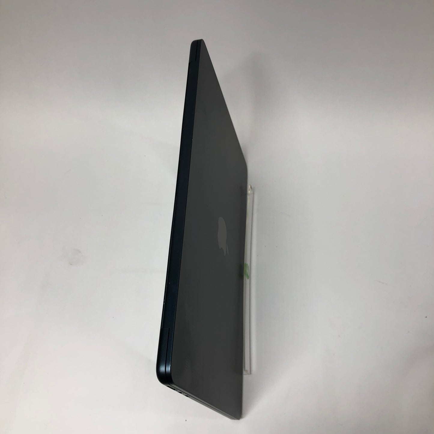 2022 Apple MacBook Air 13.6" M2 8C GPU 3.5GHz 8GB RAM 256GB SSD MLY33LL/A