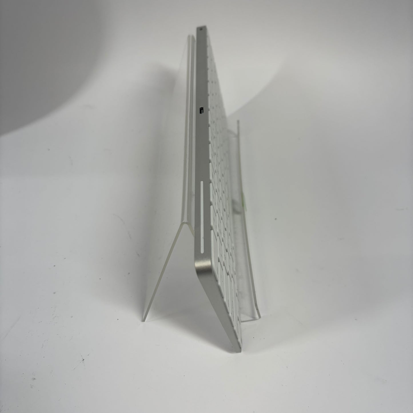 2024 Apple iMac 24" M4 4.5GHz 16GB RAM 256GB SSD Silver MWUC3LL/A