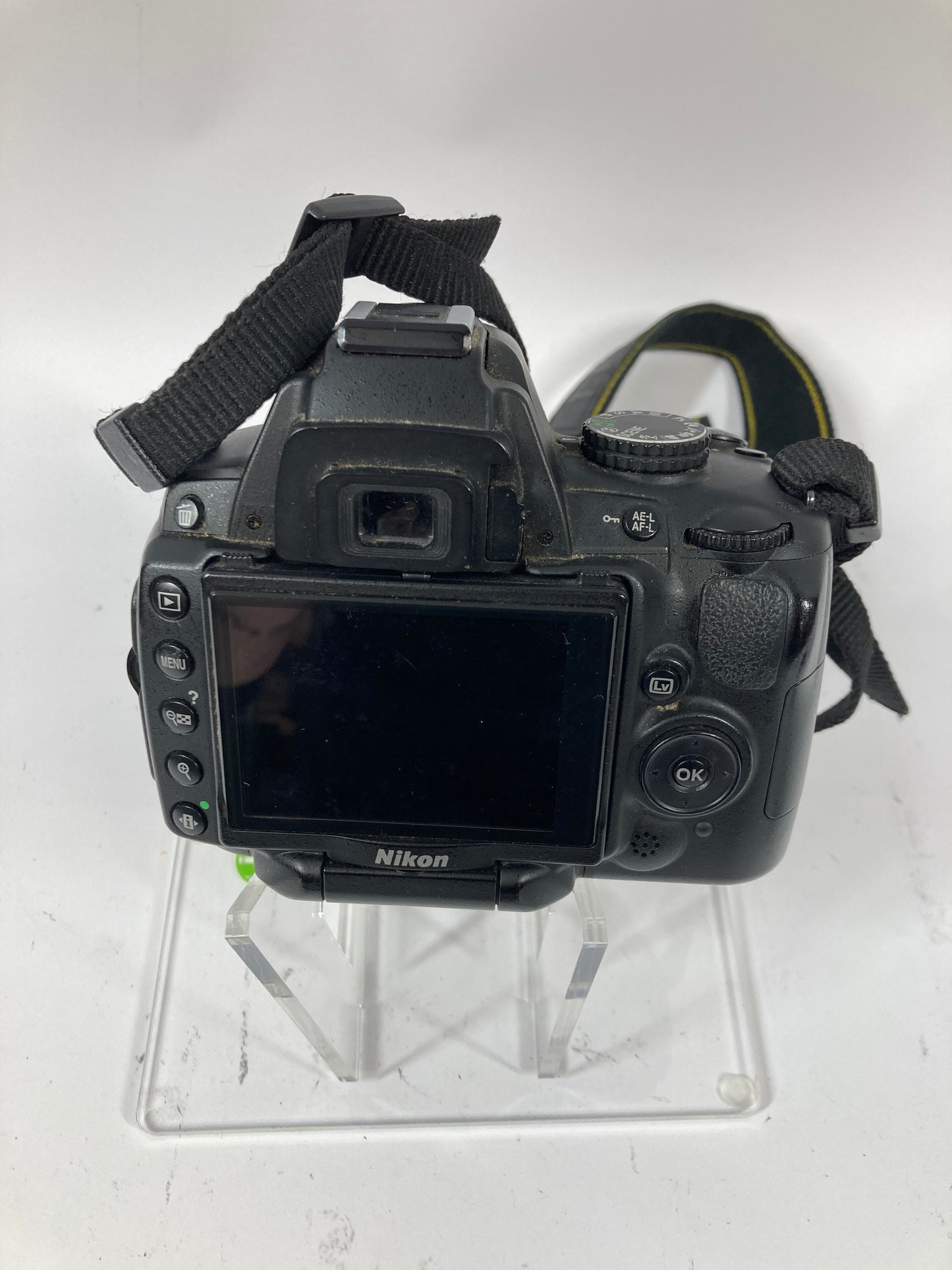 Nikon D5000 12.3MP Digital SLR DSLR Camera Body Only