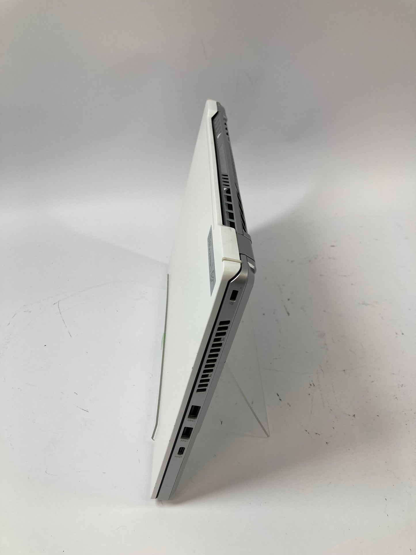 Asus ROG Zephyrus G14 GA401 14" Ryzen 9 4900HS 3.0GHz 16GB RAM 1TB SSD RTX 2060