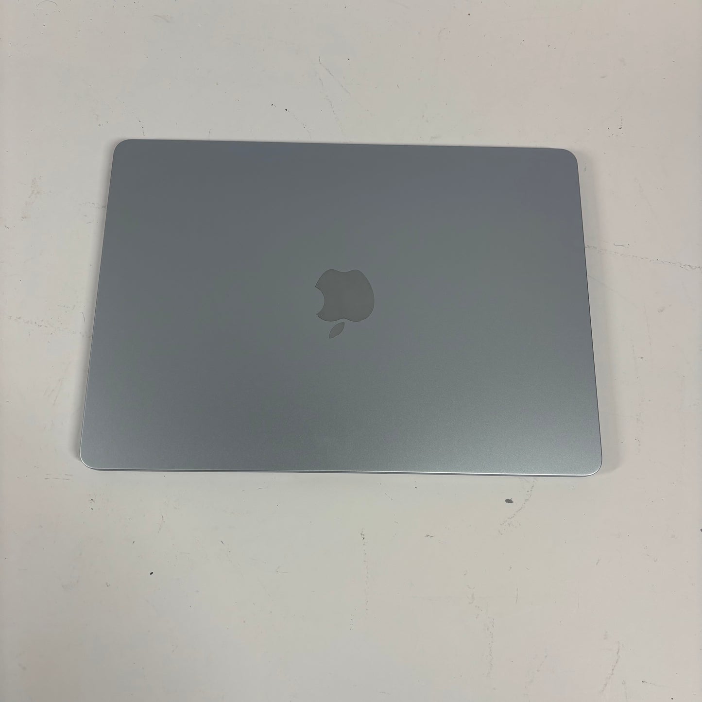 2025 Apple MacBook Air 13.6" M4 8 Core 4.5GHz 16GB RAM 256GB SSD MC6T4LL/A