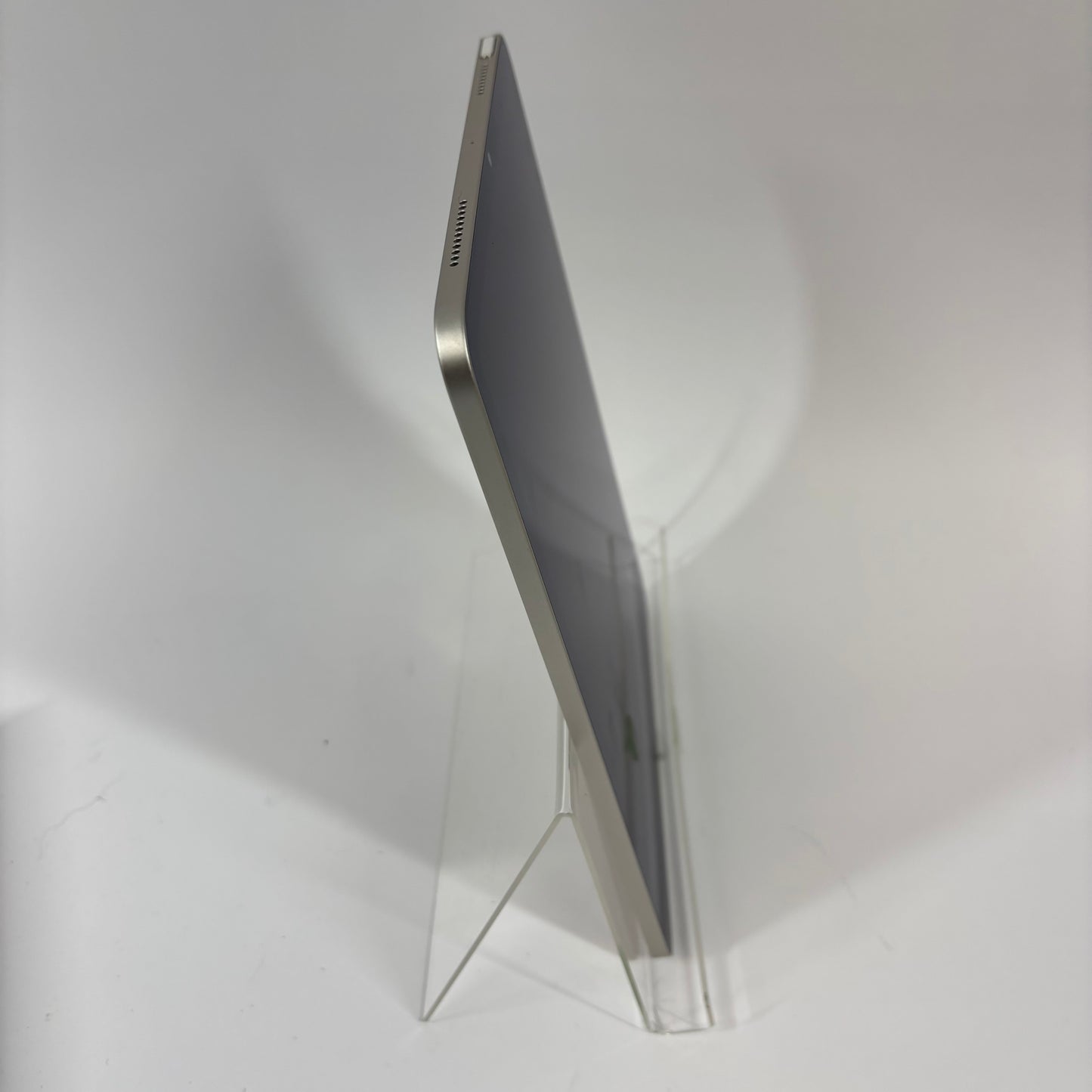 WiFi Only Apple iPad Air 5th Gen 64GB Silver MM9F3LL/A With Case