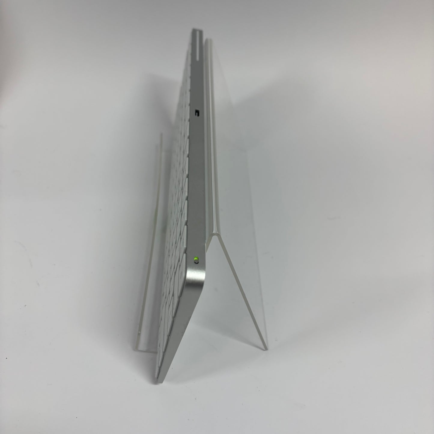 2024 Apple iMac 24" M4 4.5GHz 16GB RAM 256GB SSD Silver MWUC3LL/A