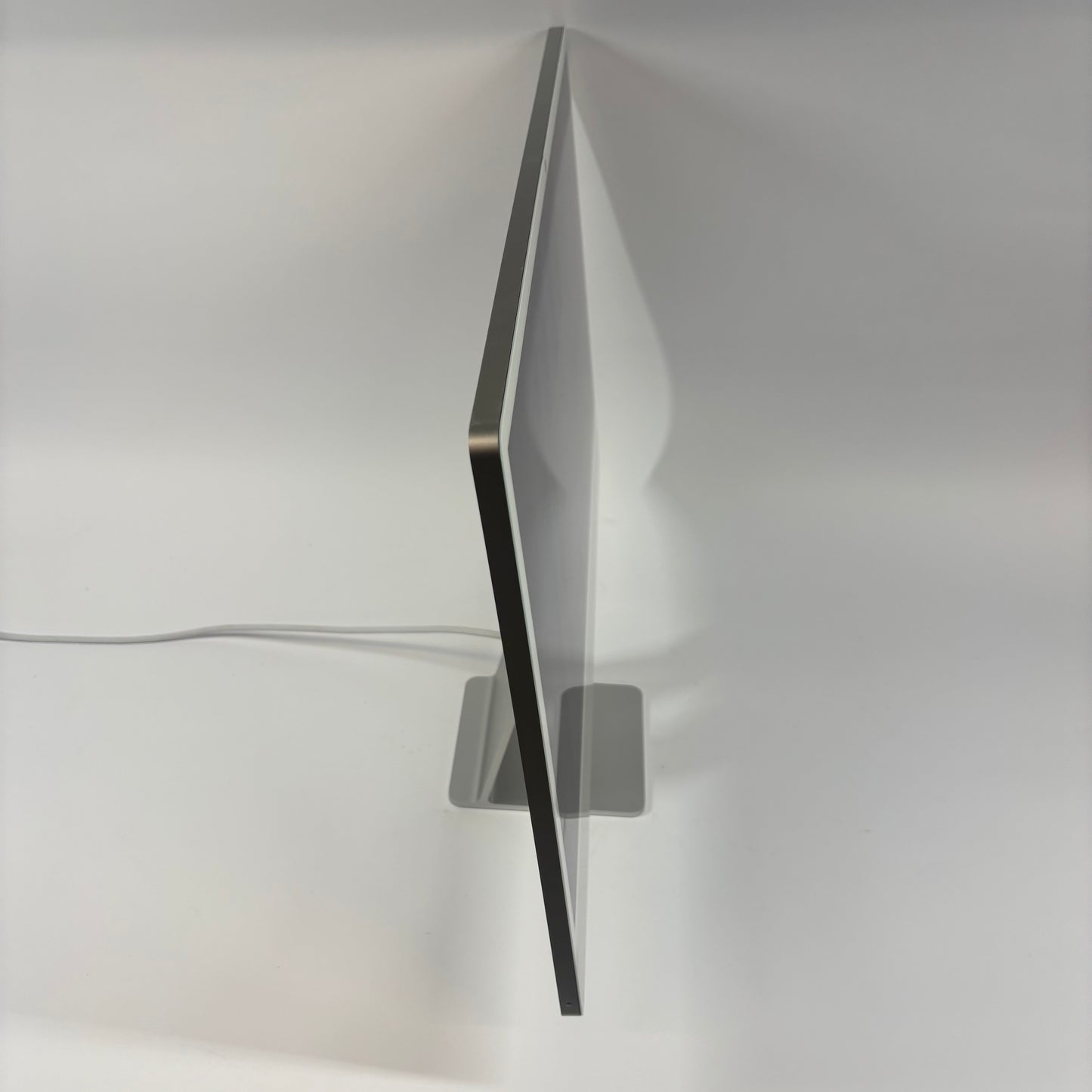 2024 Apple iMac 24" M4 4.5GHz 16GB RAM 256GB SSD Silver MWUC3LL/A