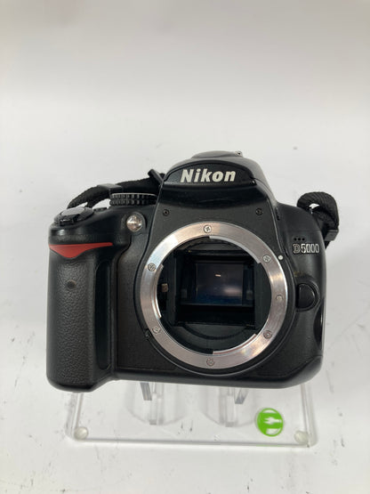 Nikon D5000 12.3MP Digital SLR DSLR Camera Body Only