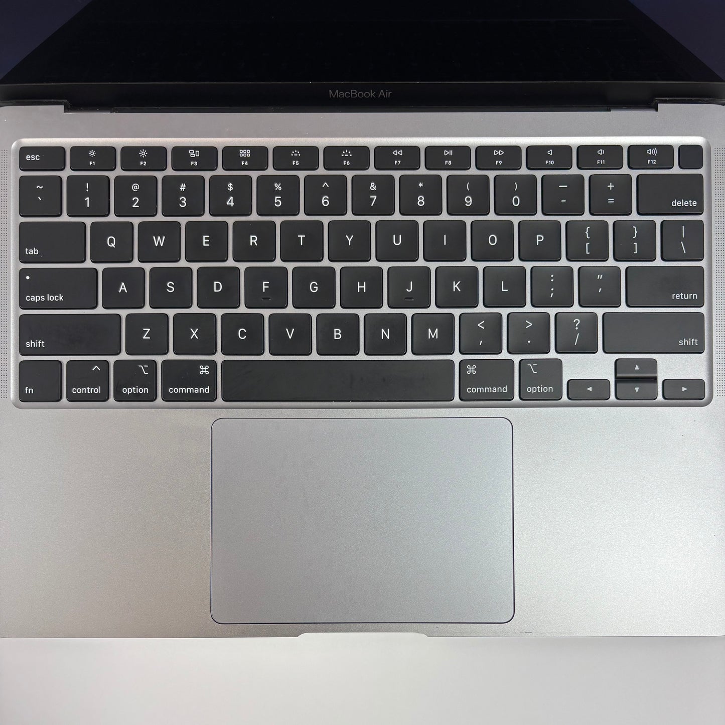 2020 Apple MacBook Air 13.3" i3 1.1GHz 8GB RAM 128GB SSD Space Gray A2179