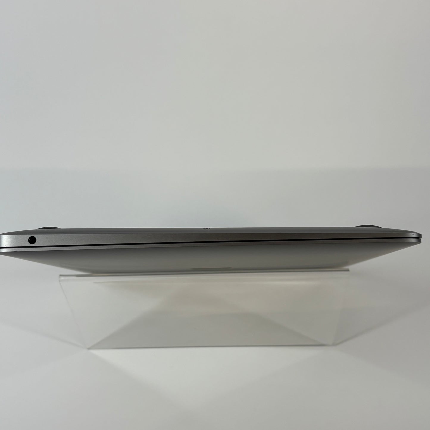 2020 Apple MacBook Air 13.3" i3 1.1GHz 8GB RAM 128GB SSD Space Gray A2179