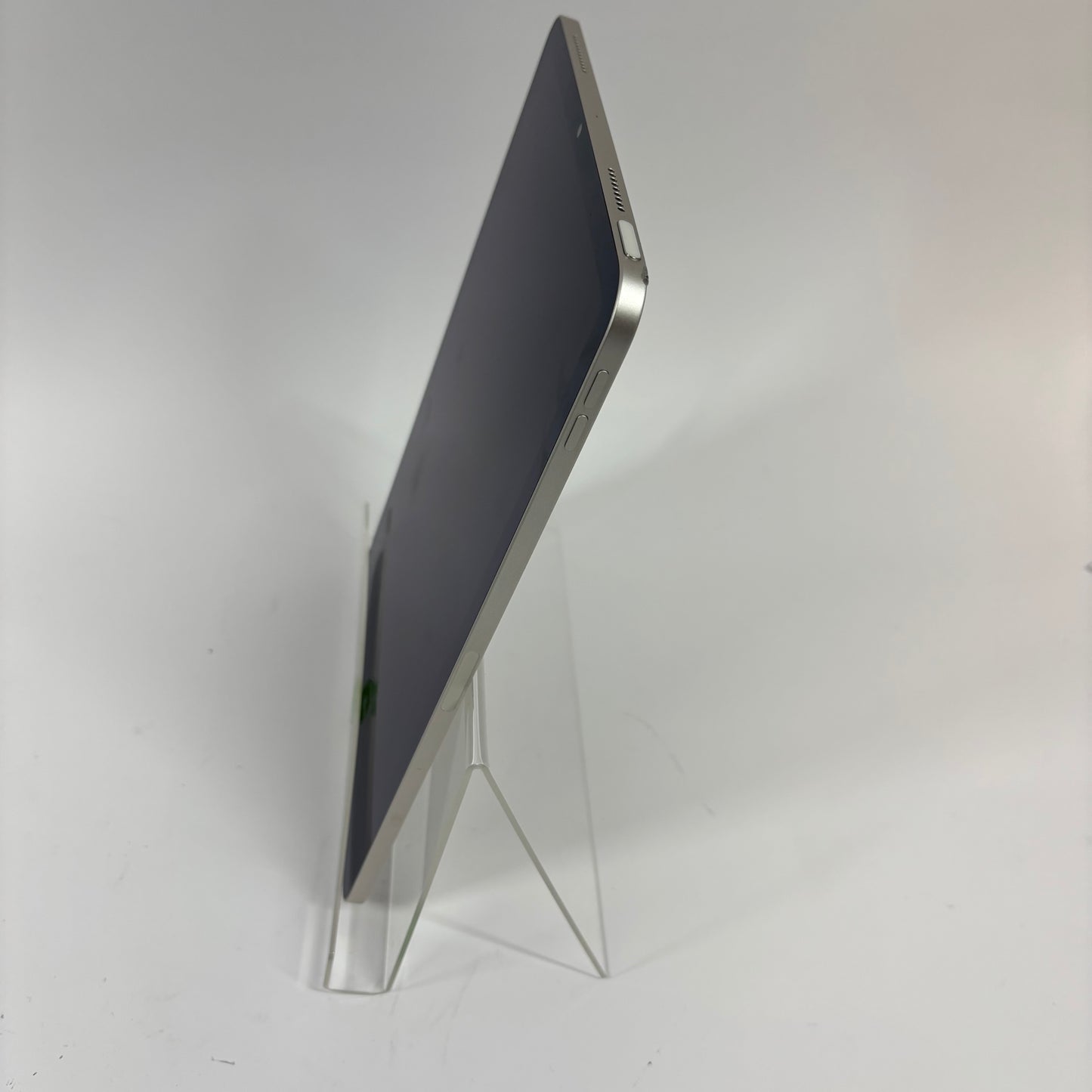 WiFi Only Apple iPad Air 5th Gen 64GB Silver MM9F3LL/A With Case