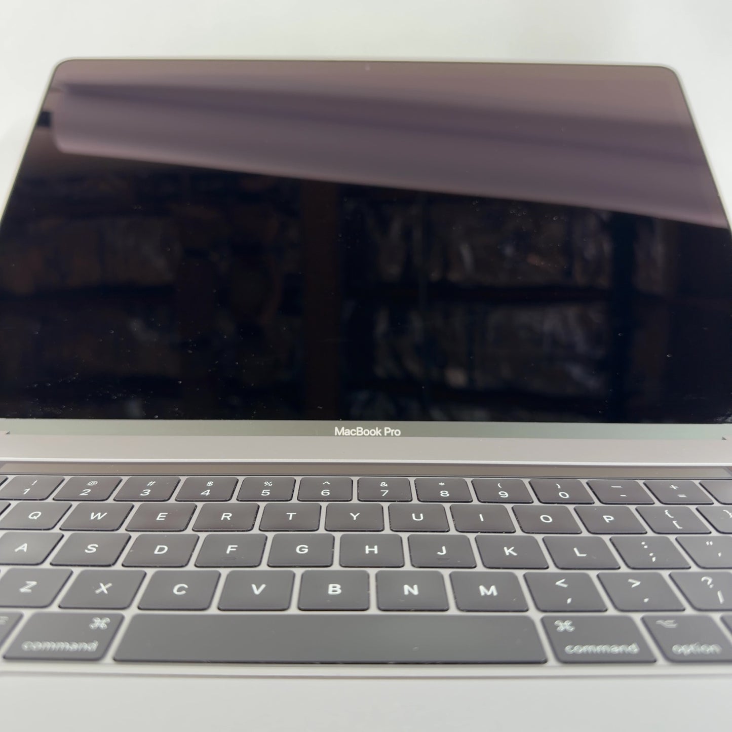 2017 Apple MacBook Pro 15" i7 2.8GHz 16GB RAM 256GB SSD Space Gray A1707