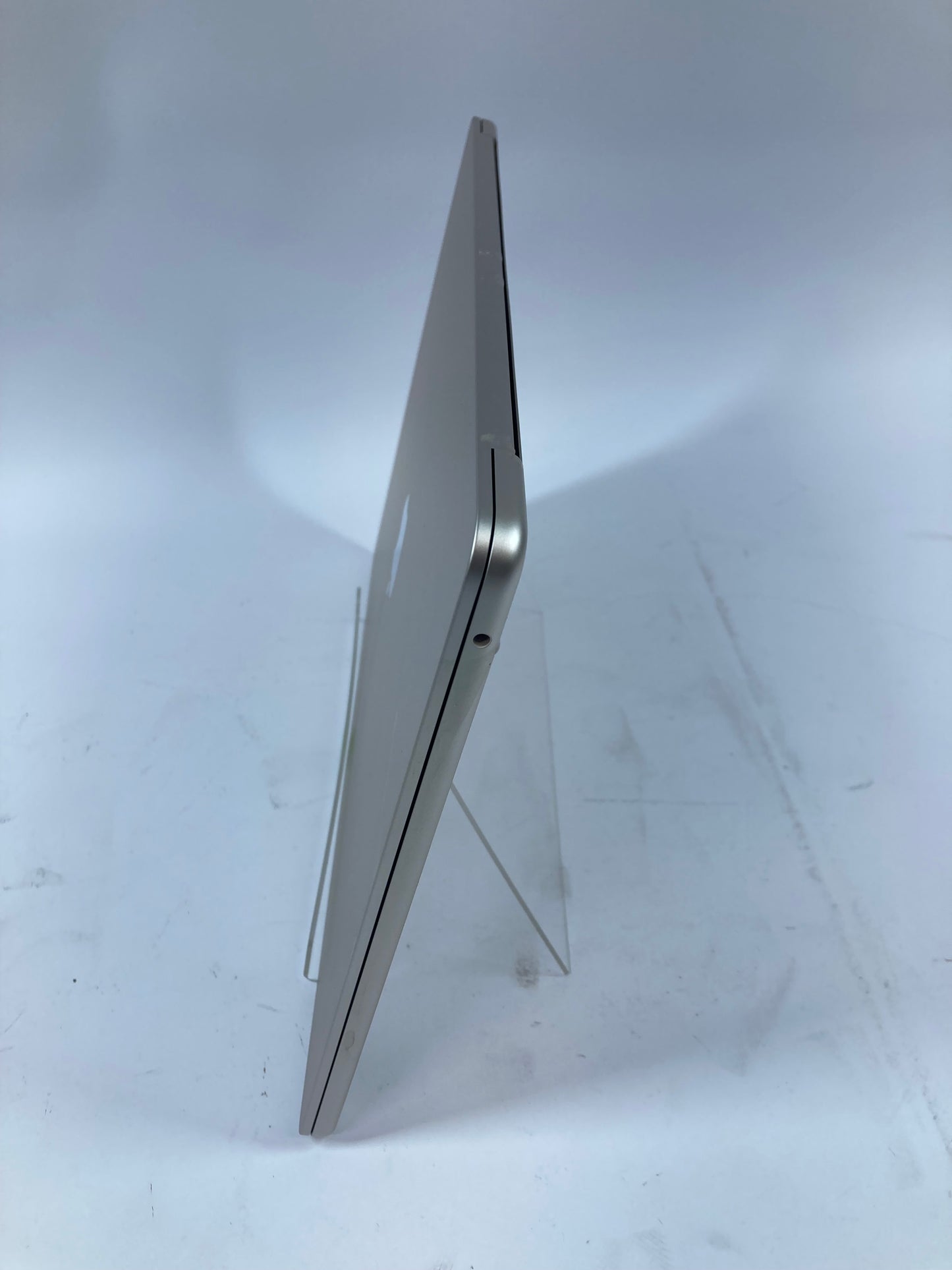 2024 Apple MacBook Air 15" M3 10C GPU 4.0GHz 8GB RAM 256GB SSD MRYR3LL/A