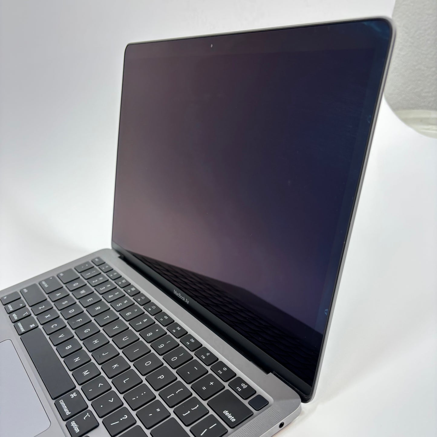 2020 Apple MacBook Air 13.3" i3 1.1GHz 8GB RAM 128GB SSD Space Gray A2179