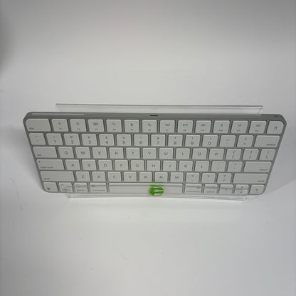 2024 Apple iMac 24" M4 4.5GHz 16GB RAM 256GB SSD Silver MWUC3LL/A