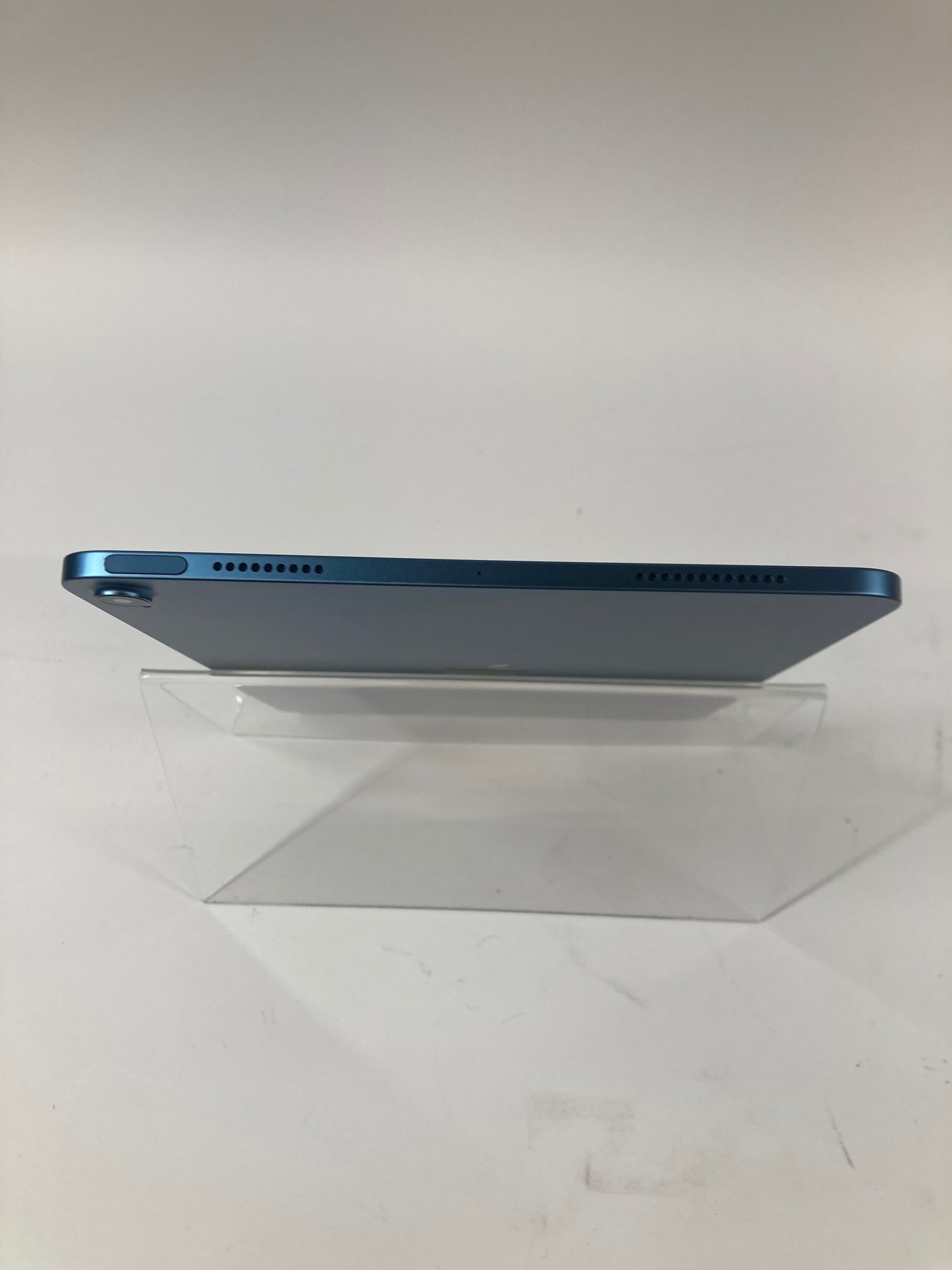 WiFi Only Apple iPad Air 5th Gen 64GB Blue MM9E3LL/A