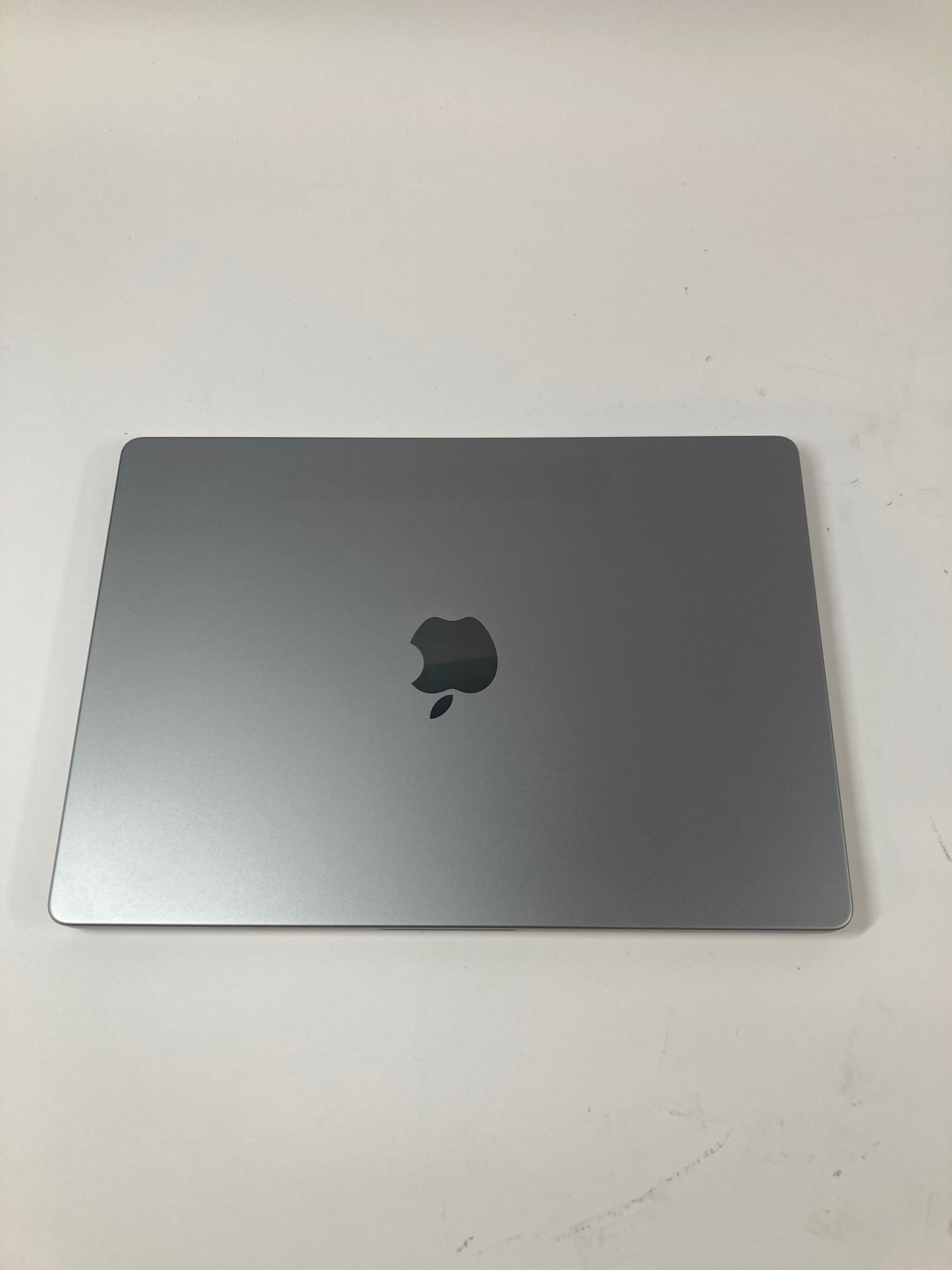 2021 Apple MacBook Pro 14" M1 Pro 14C GPU 3.2GHz 16GB RAM 512GB SSD MKGP3LL/A