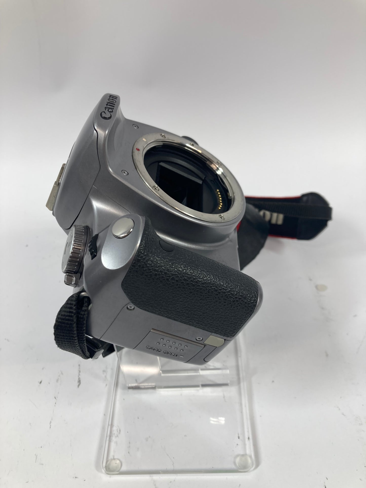 Canon EOS Rebel XSi 12.2MP Digital SLR DSLR Camera With 2 Canon 50mm Lenses