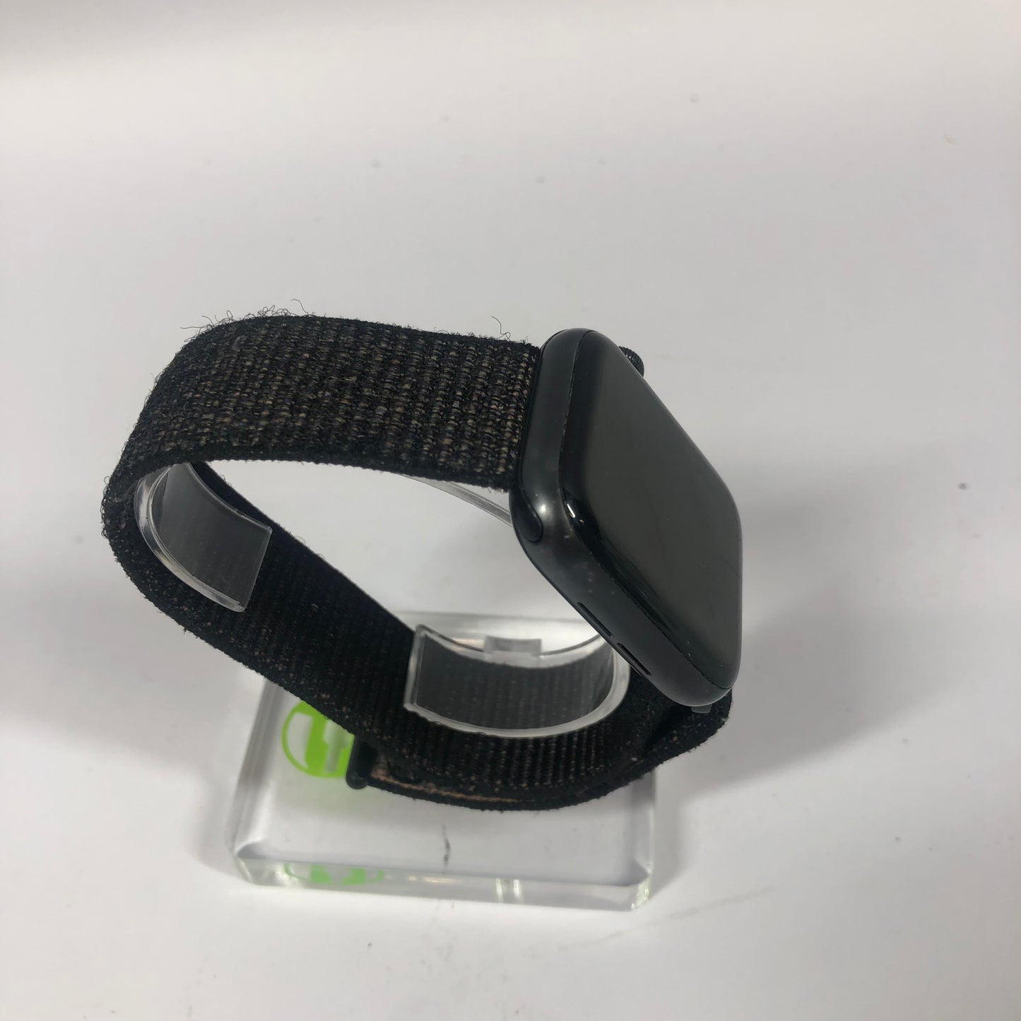 Unlocked Apple Watch SE 1st Gen 44MM Space Gray Aluminum Beige Braided Loop