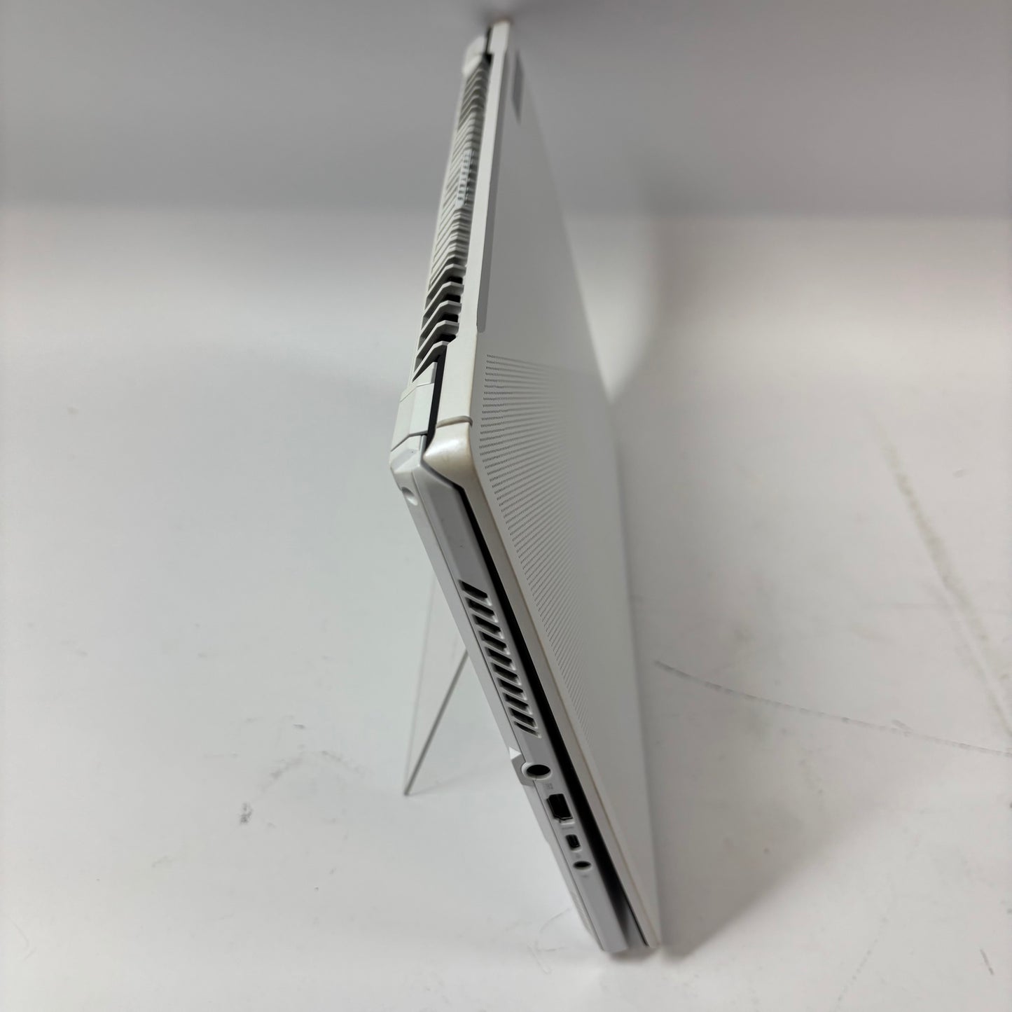 Asus ROG Zephyrus G14 GA402X 14" Ryzen 9 16GB 512GB SSD RTX 4060 Screen Marks