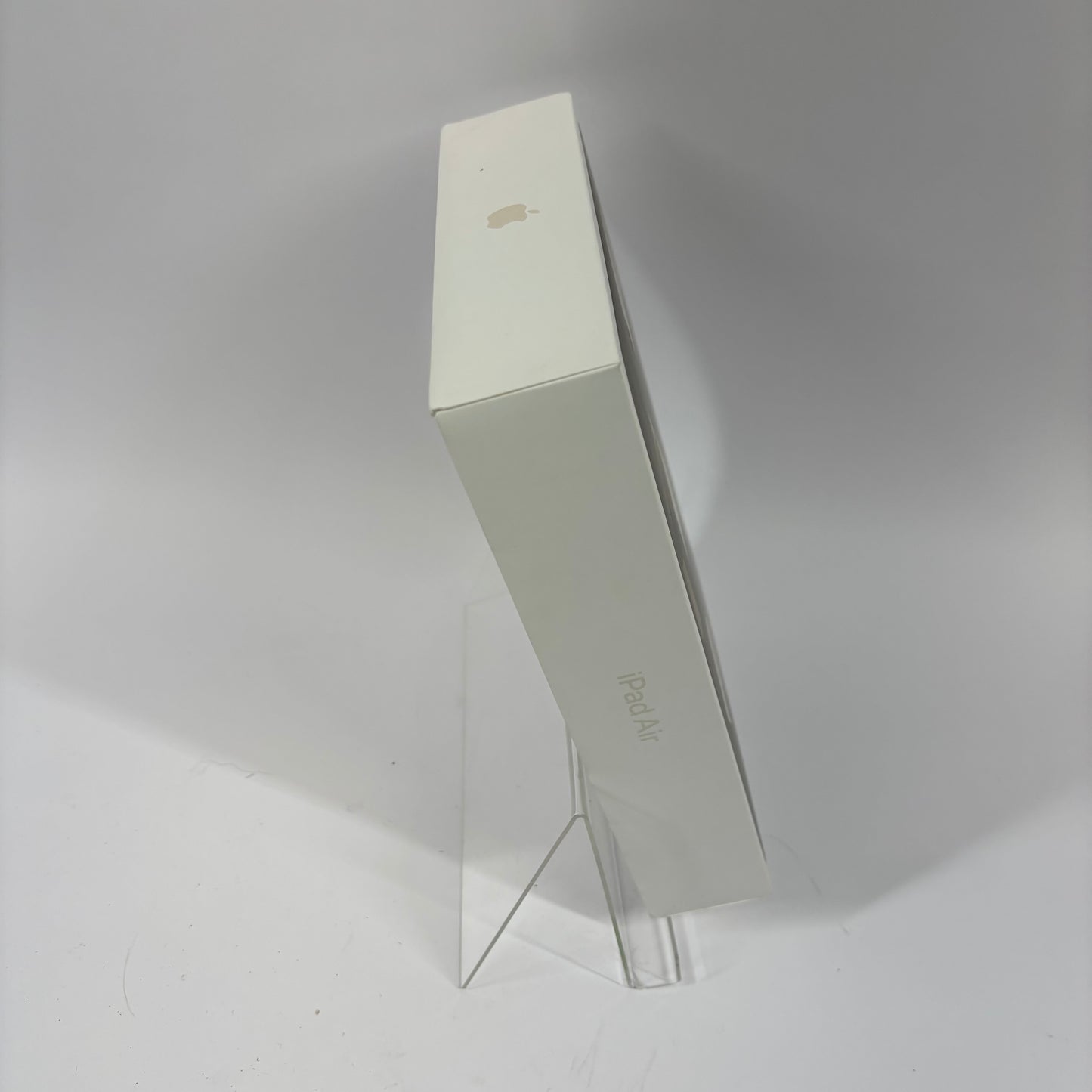 WiFi Only Apple iPad Air 5th Gen 64GB Silver MM9F3LL/A With Case