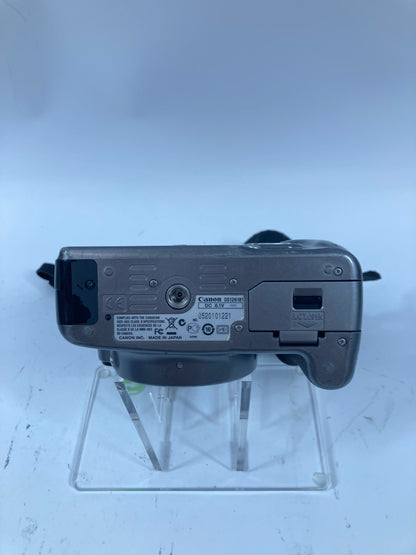 Canon EOS Rebel XSi 12.2MP Digital SLR DSLR Camera With 2 Canon 50mm Lenses