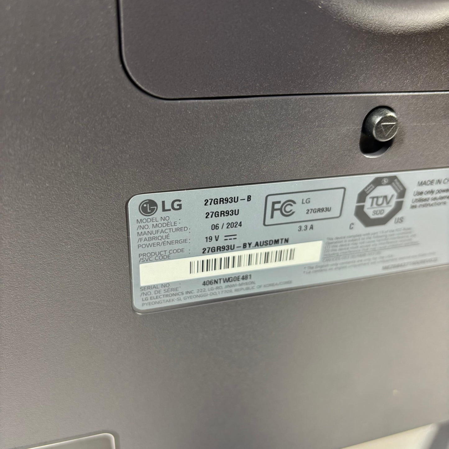 LG 27" 27GR93U-B 4K UHD IPS 144Hz Gaming Monitor UltraGear