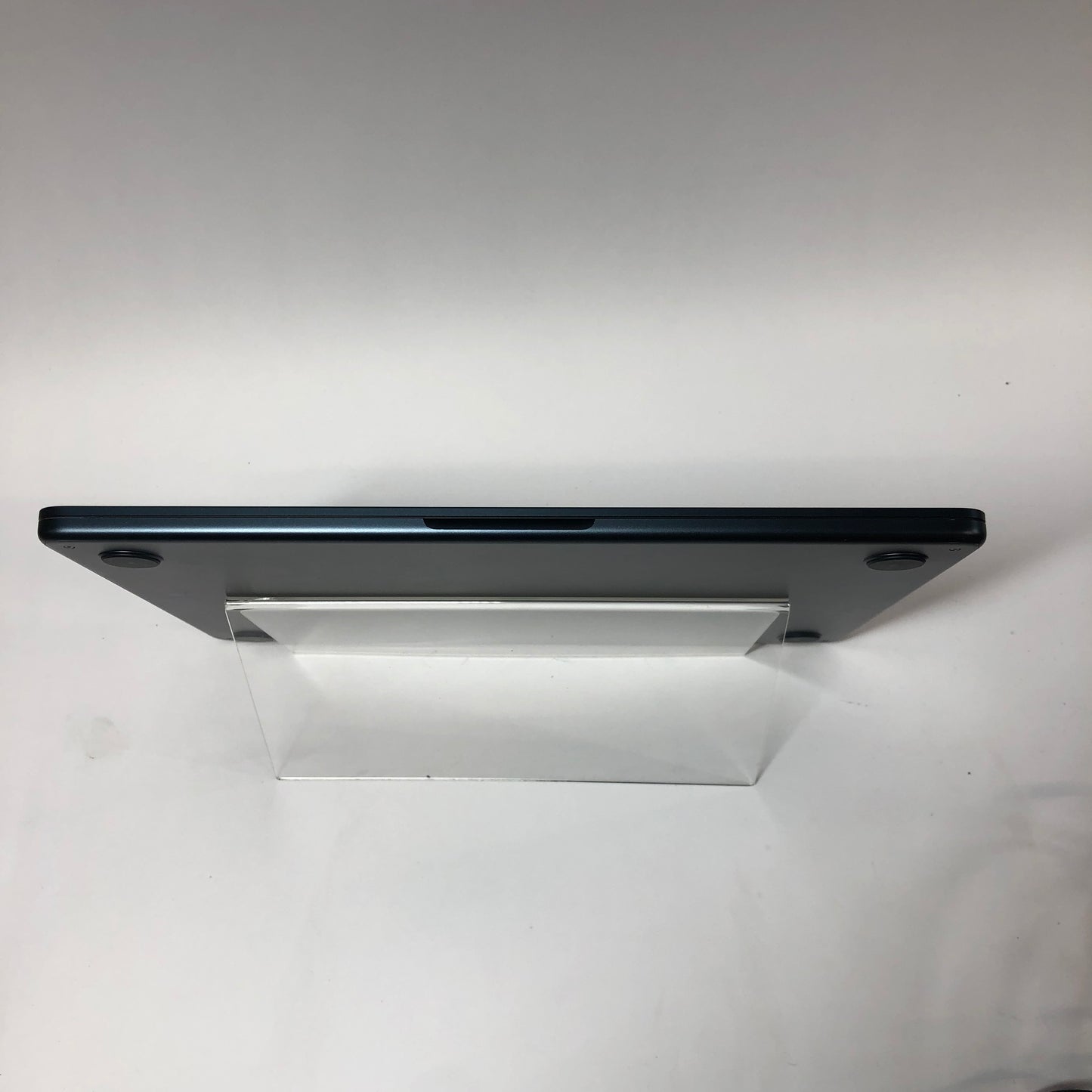 2022 Apple MacBook Air 13.6" M2 8C GPU 3.5GHz 8GB RAM 256GB SSD MLY33LL/A