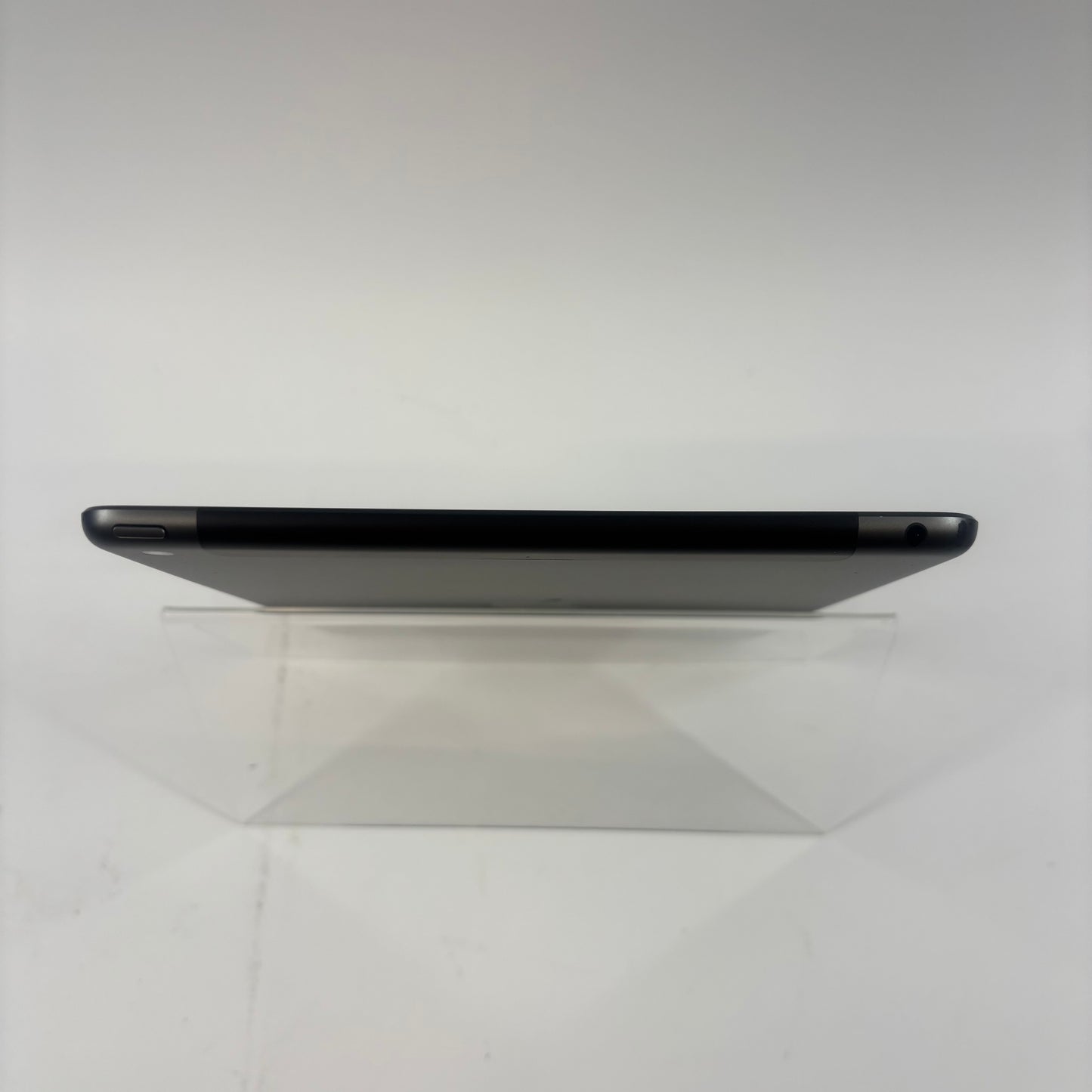 WiFi Only Apple iPad Pro 11" 2nd Gen 256GB Space Gray MK663LL/A