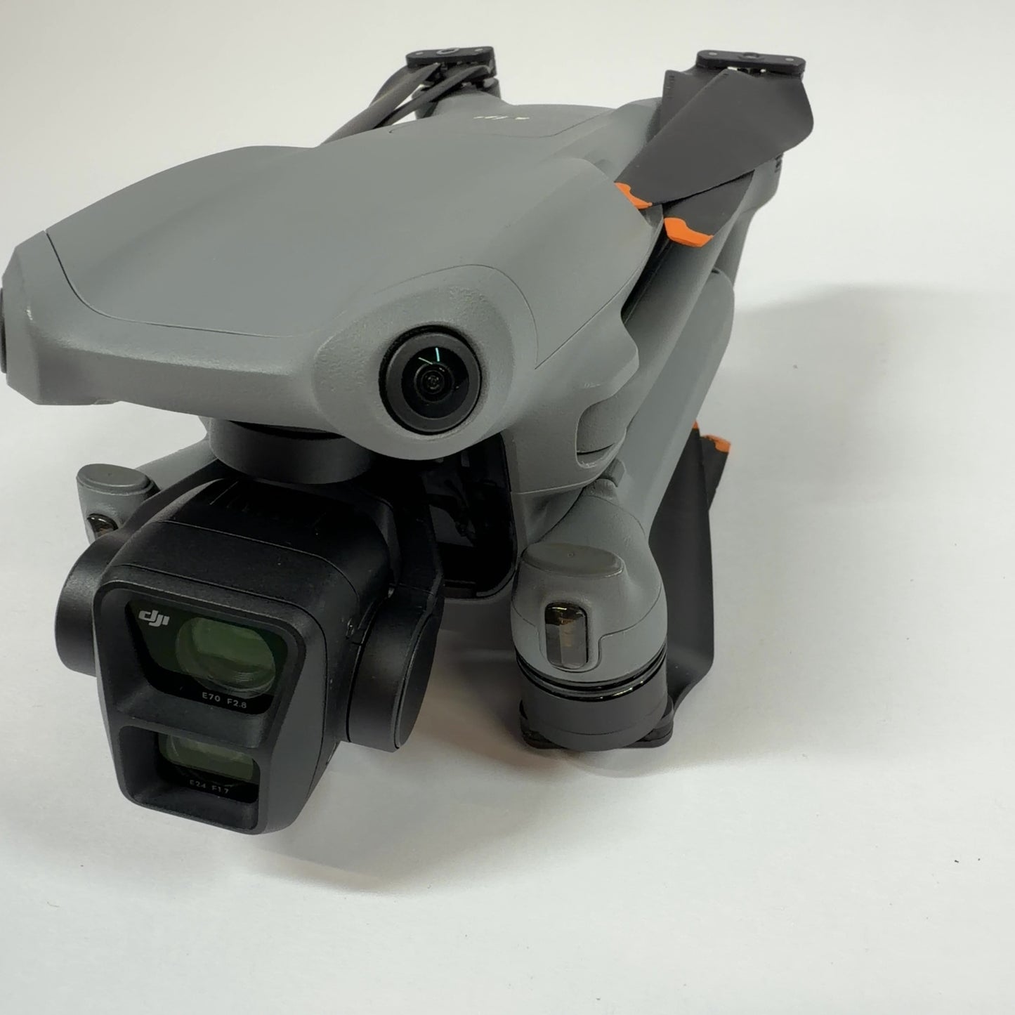 DJI Air 3 4K Quadcopter Camera Drone EB3WBC Fly More Combo