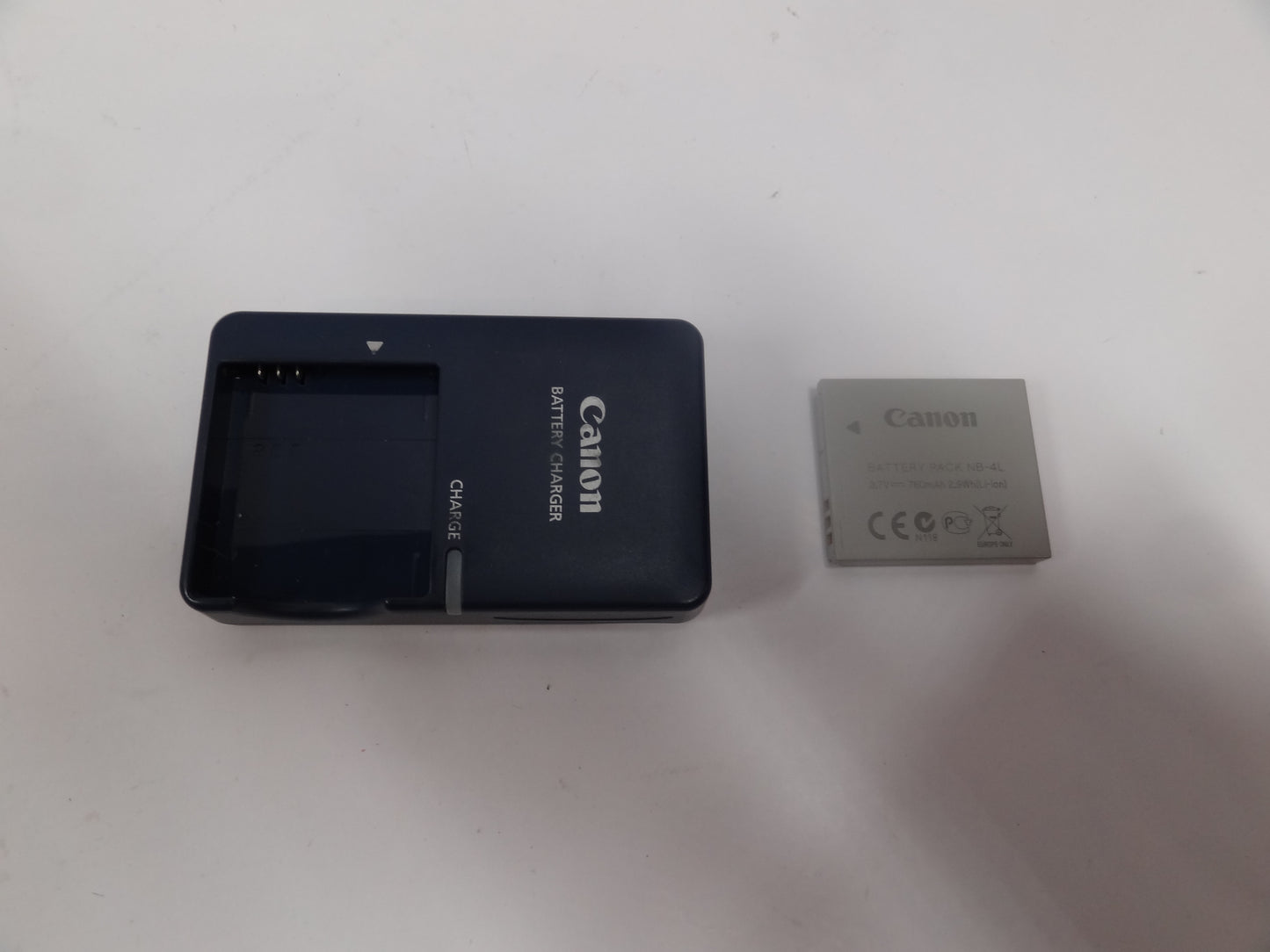 Canon PowerShot Elph 300HS 12.1MP Digital ELPH