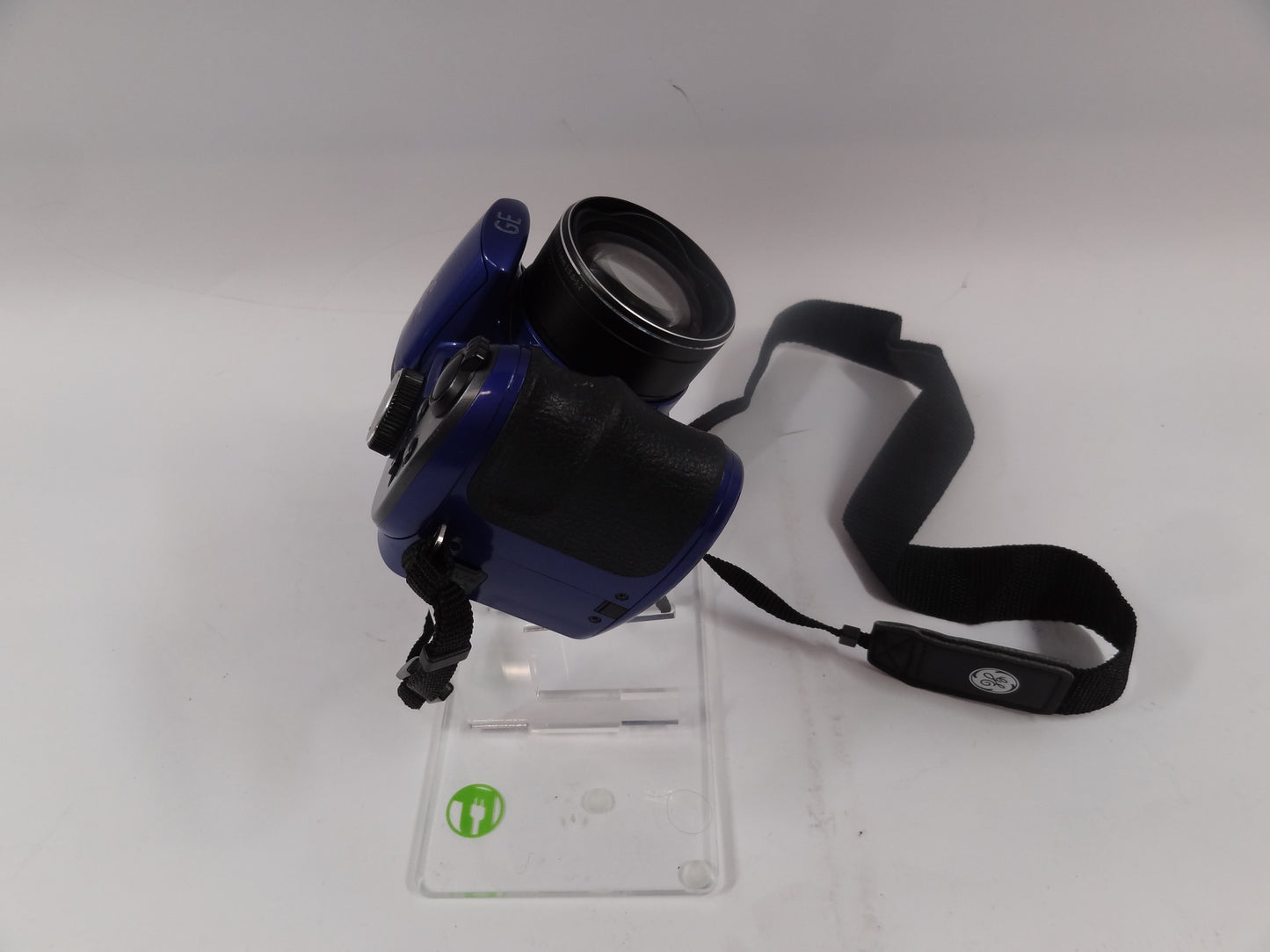 GE X500 16.1MP Digital Point-and-Shoot Camera