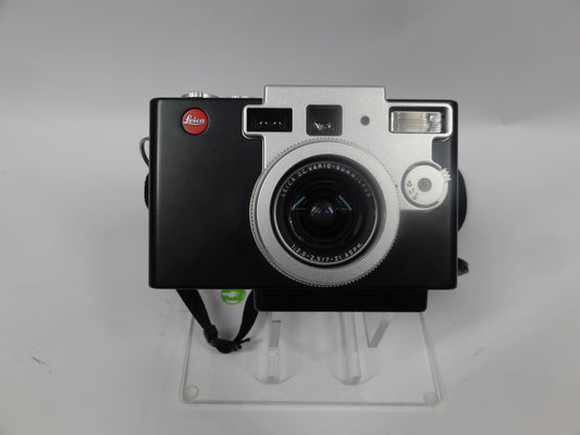 Leica Digilux 1 18210 4MP Digital Camera