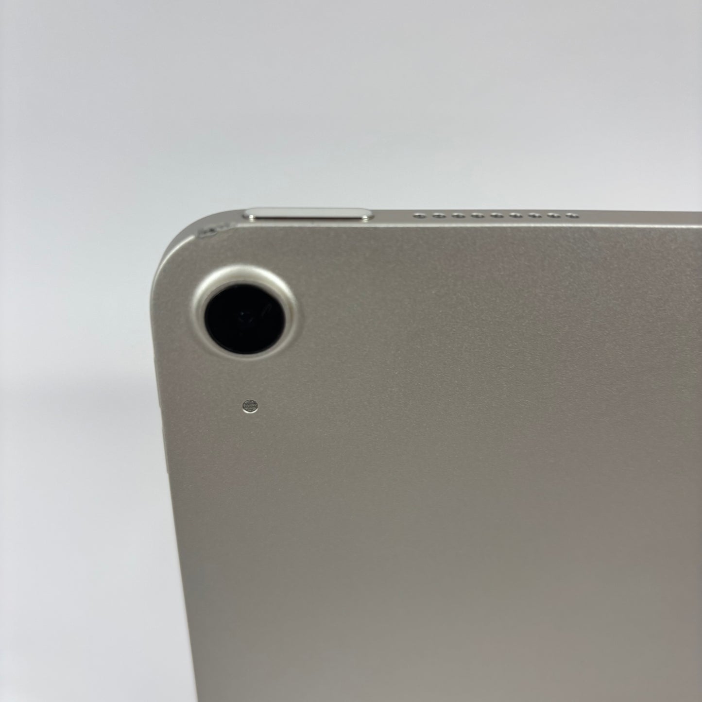 WiFi Only Apple iPad Air 5th Gen 64GB Silver MM9F3LL/A With Case