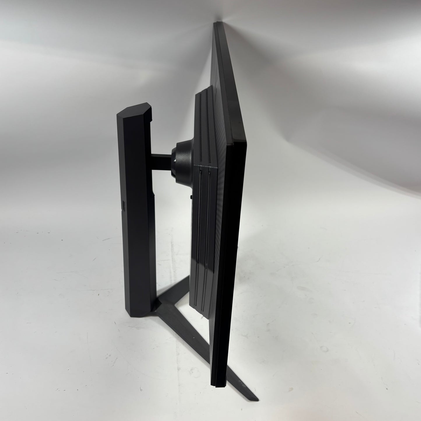 LG 27" 27GR93U-B 4K UHD IPS 144Hz Gaming Monitor UltraGear