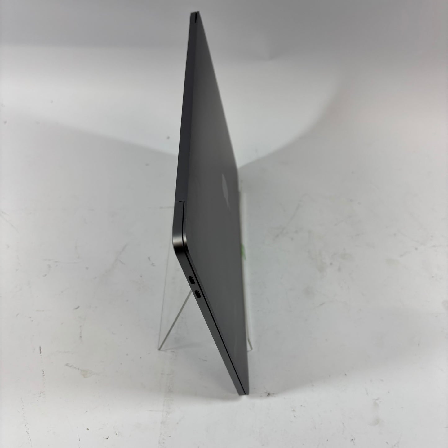 2020 Apple MacBook Pro 13.3" i5 1.4GHz 8GB RAM 256GB SSD Space Gray A2289